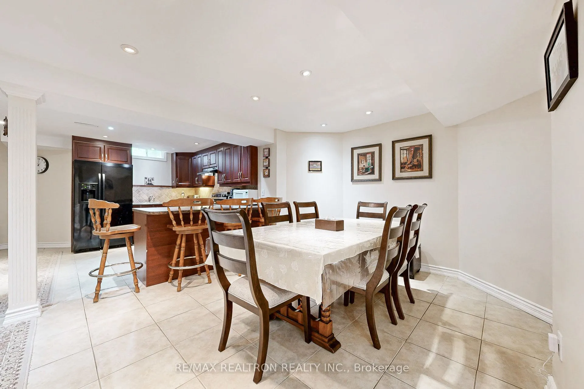 98 Charing Crescent