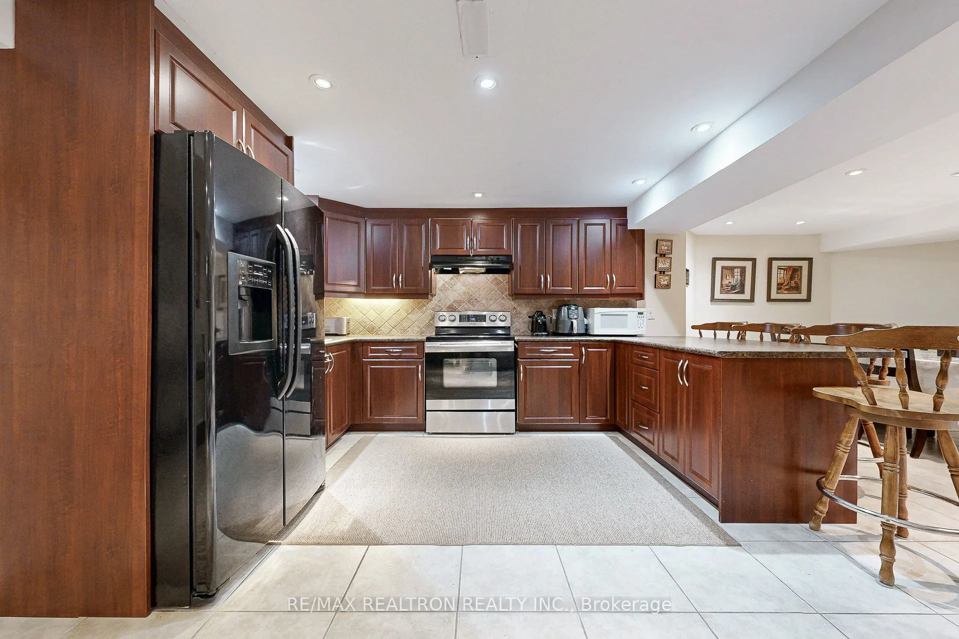 98 Charing Crescent