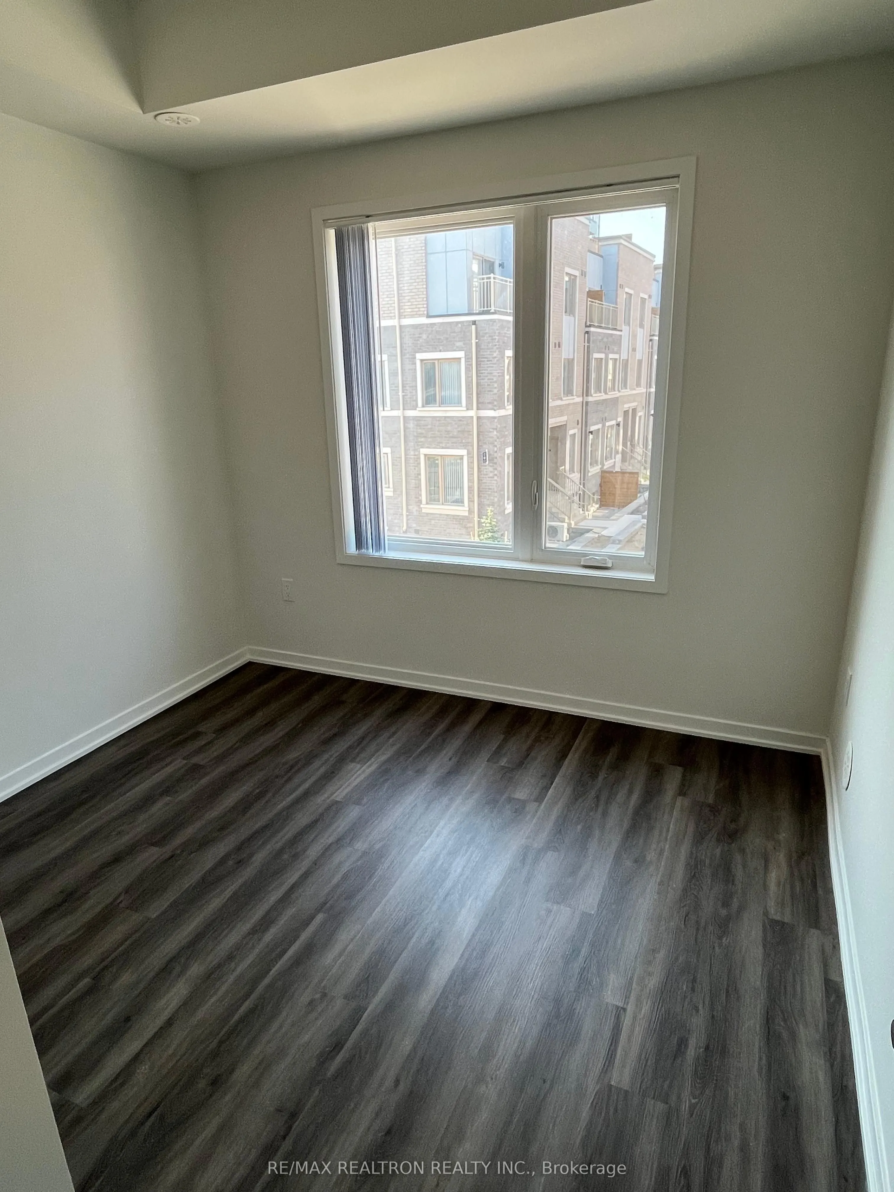 130 Honeycrisp Crescent, #306