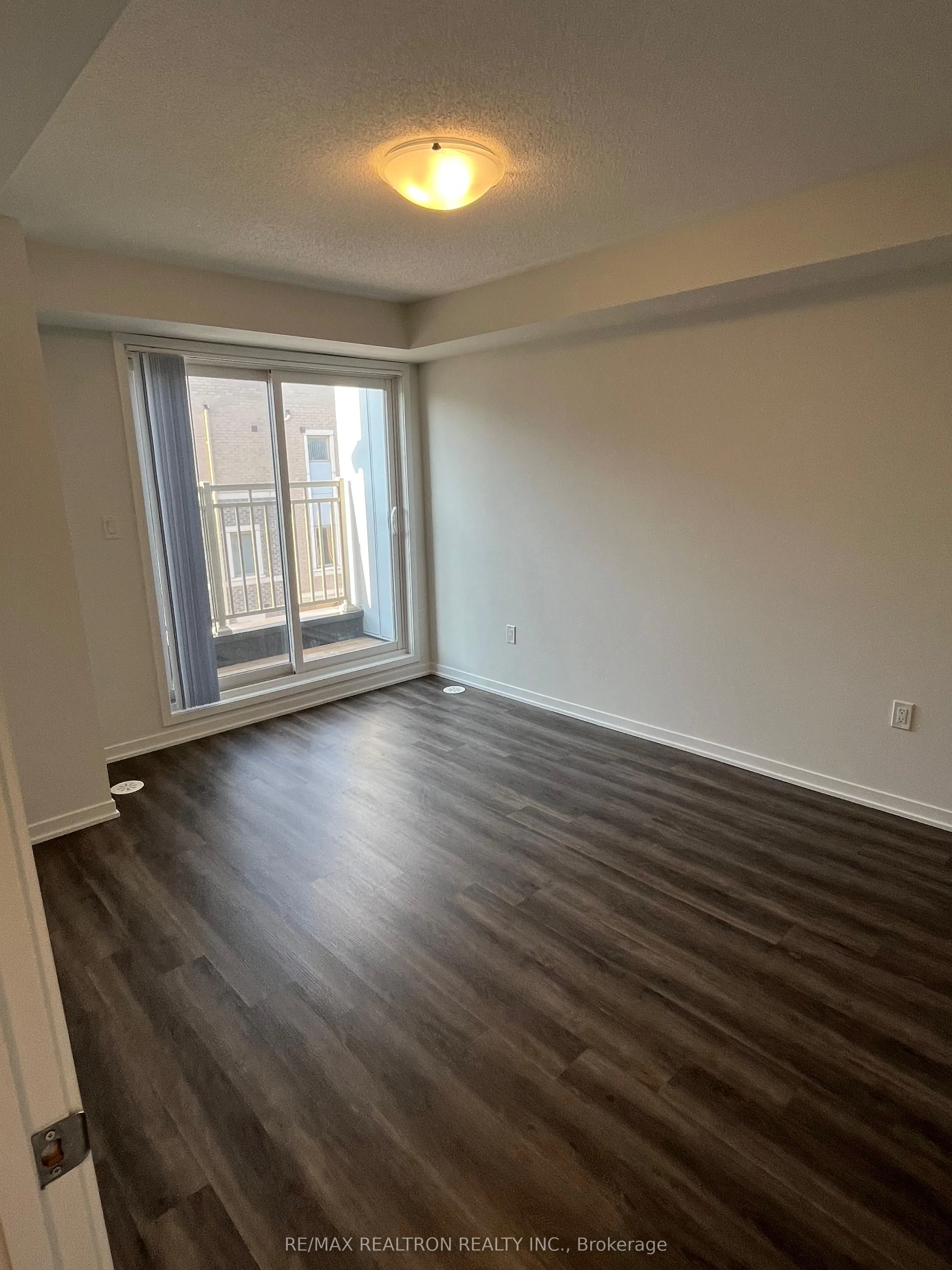 130 Honeycrisp Crescent, #306