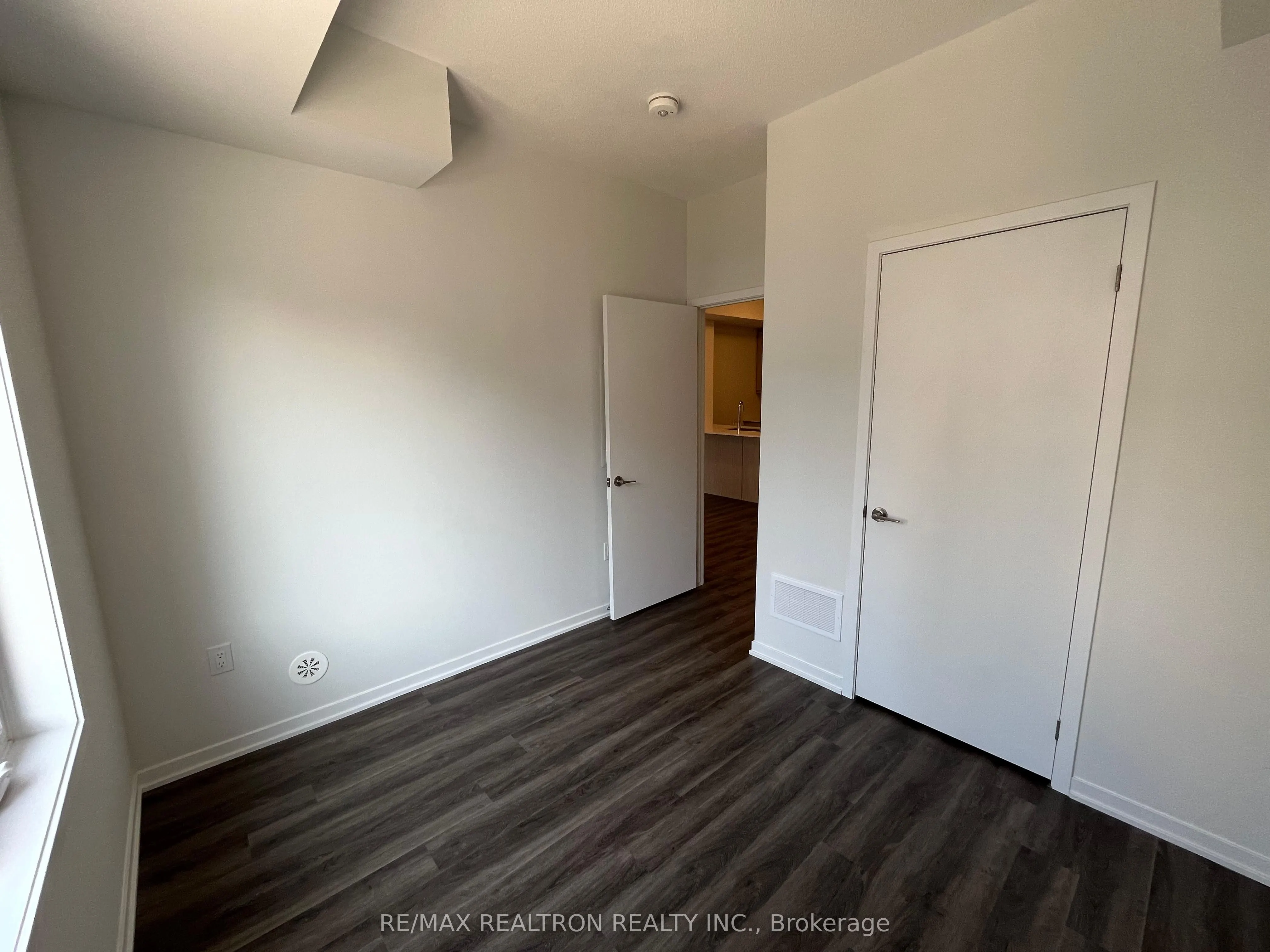 130 Honeycrisp Crescent, #306