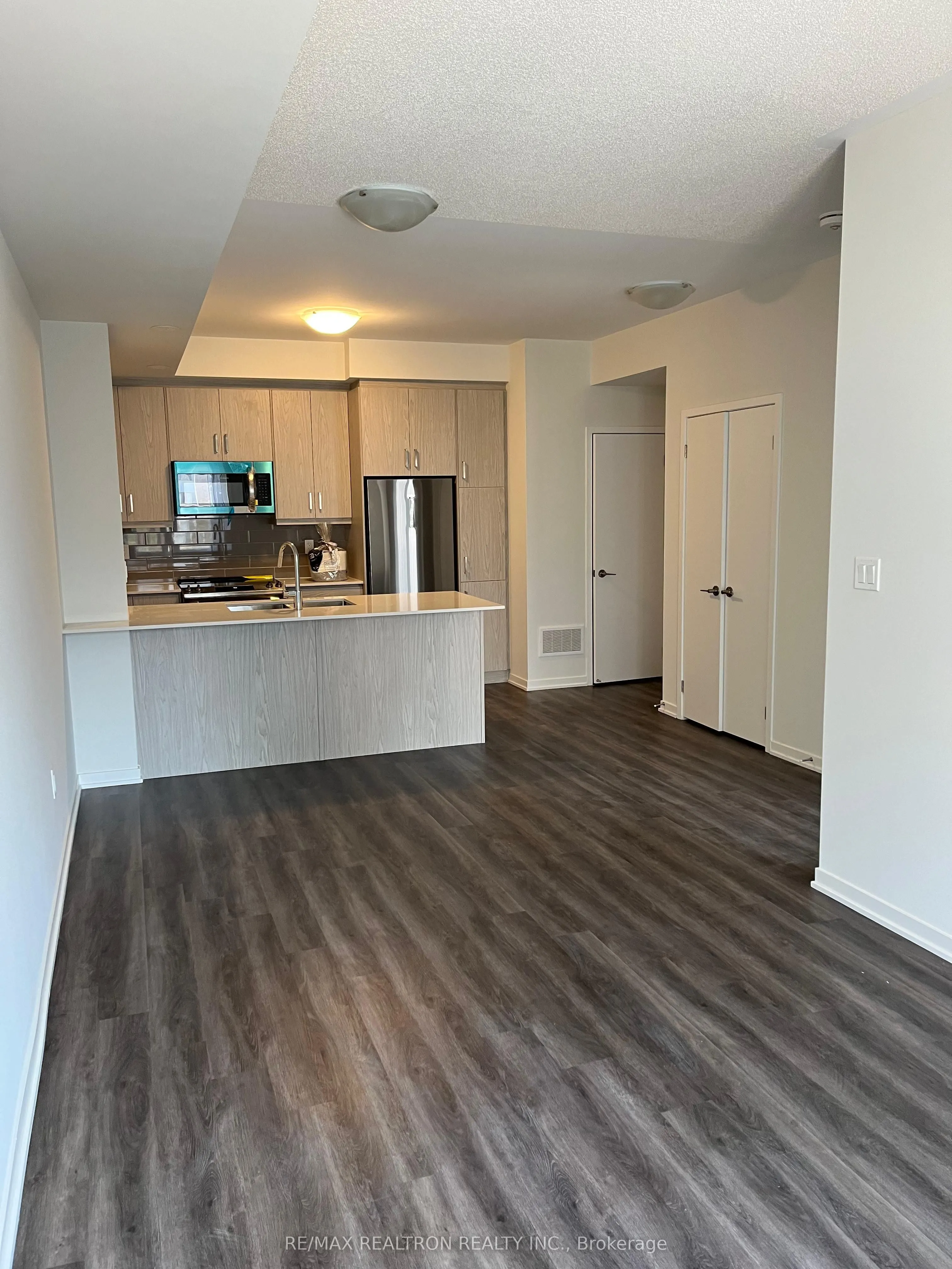 130 Honeycrisp Crescent, #306