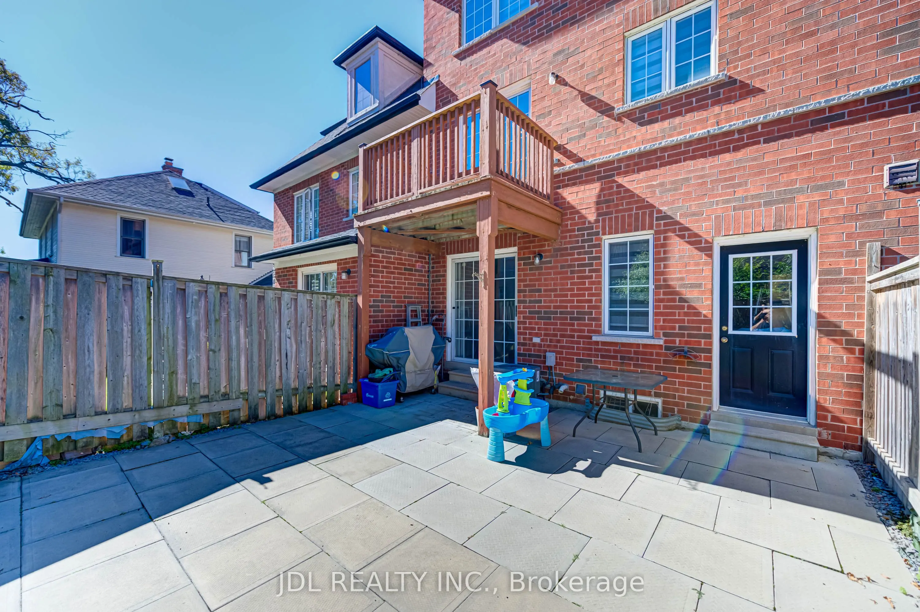 103 Thoroughbred Way