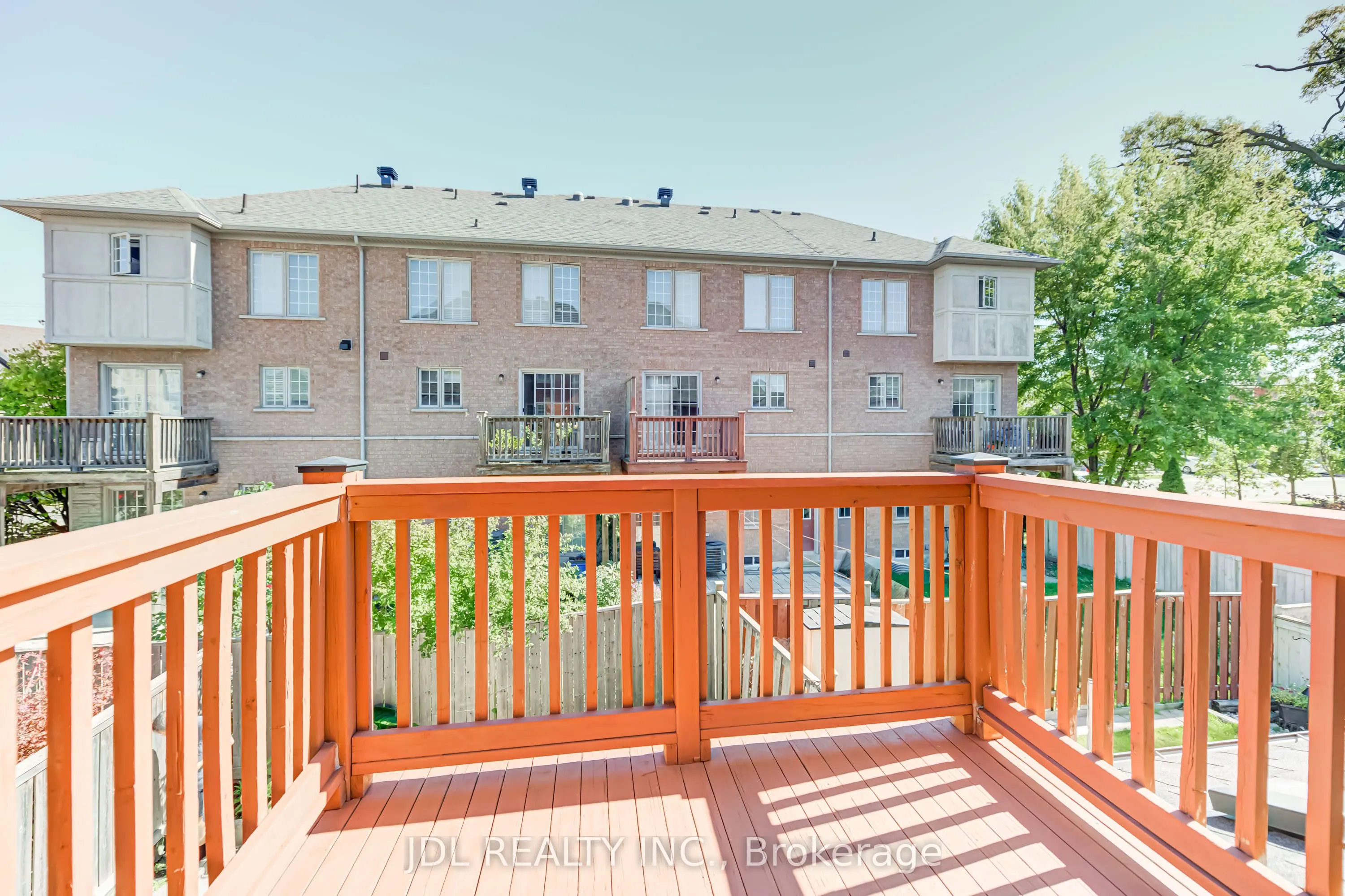 103 Thoroughbred Way