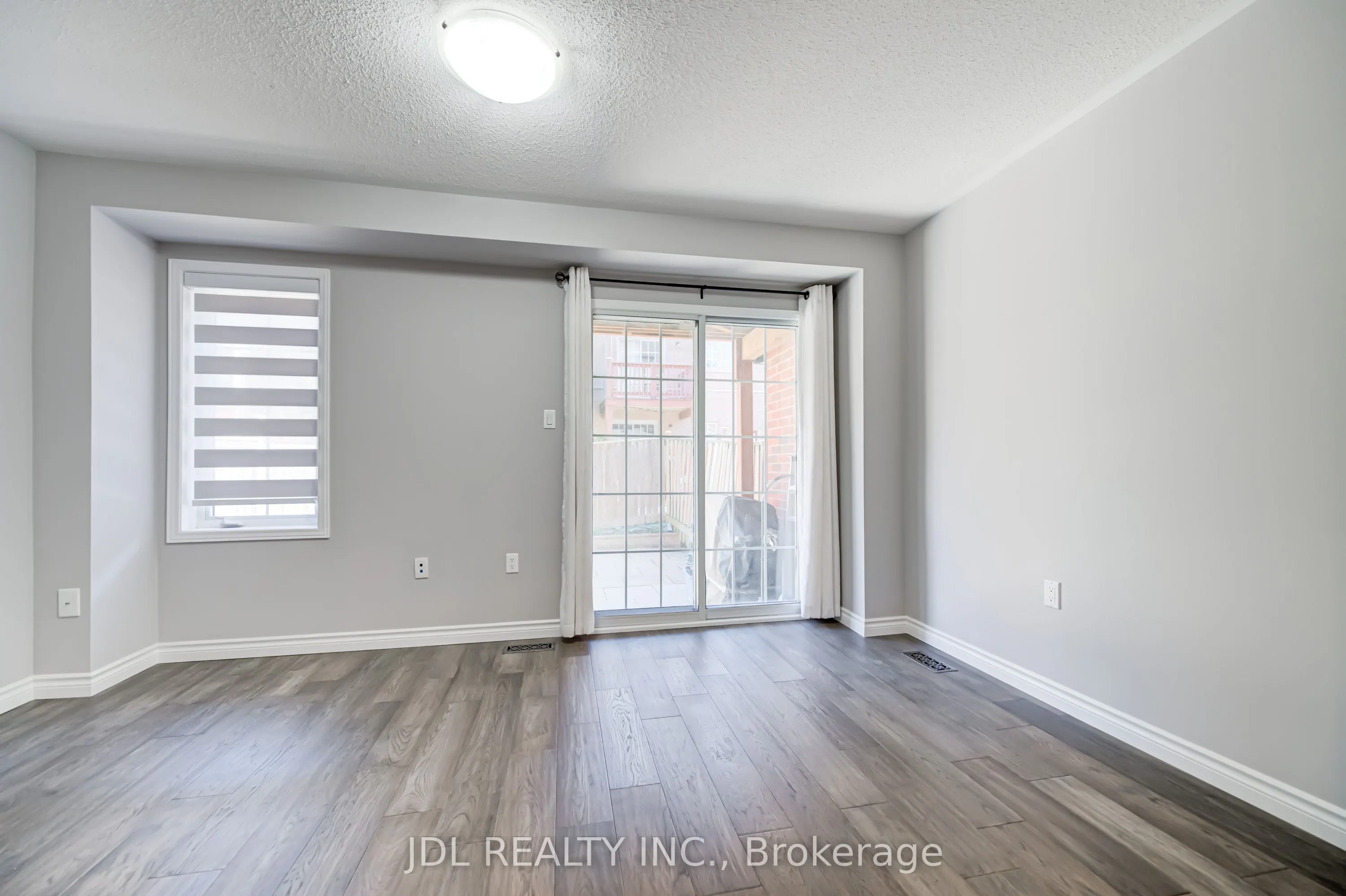 103 Thoroughbred Way