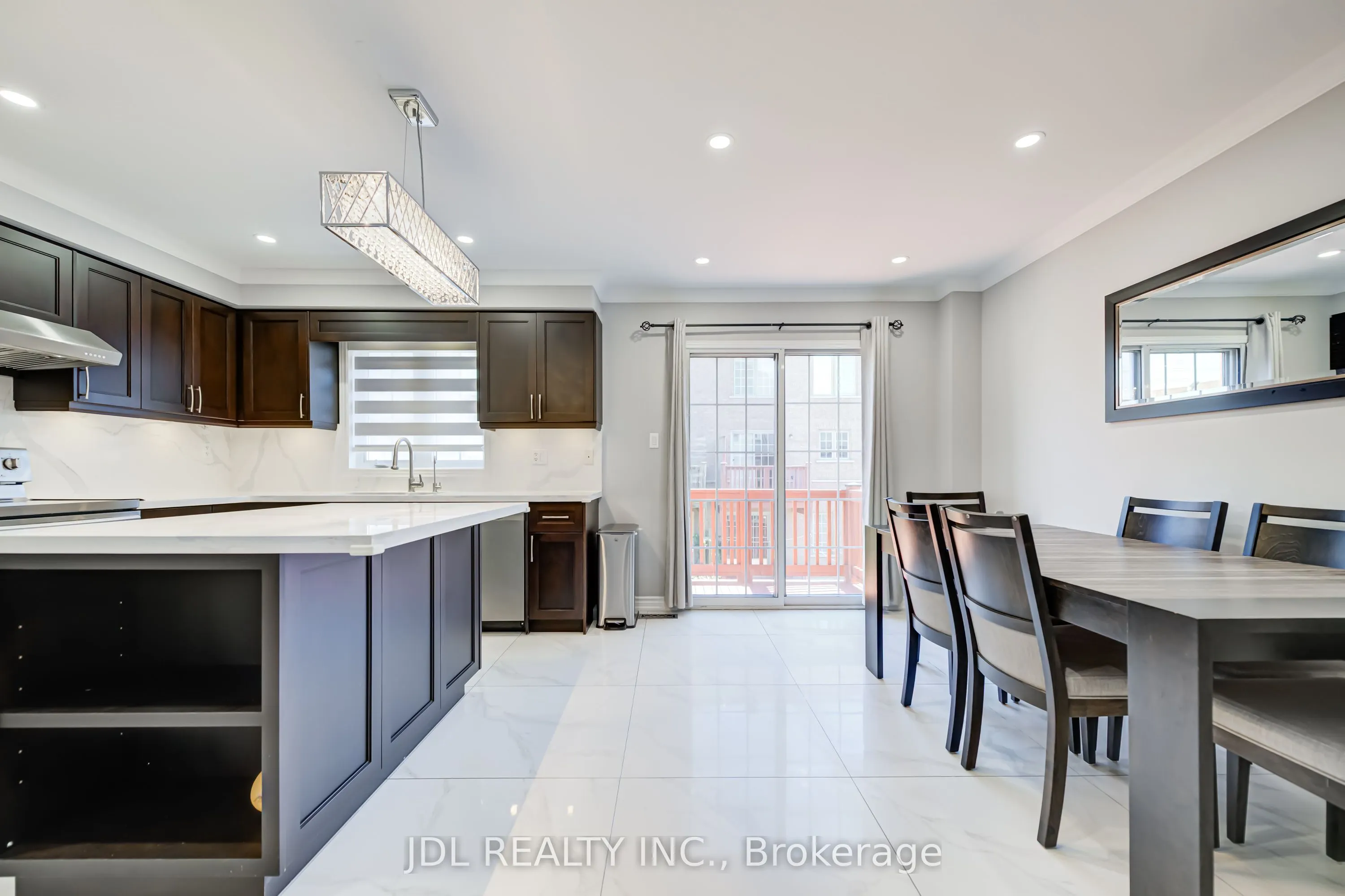 103 Thoroughbred Way