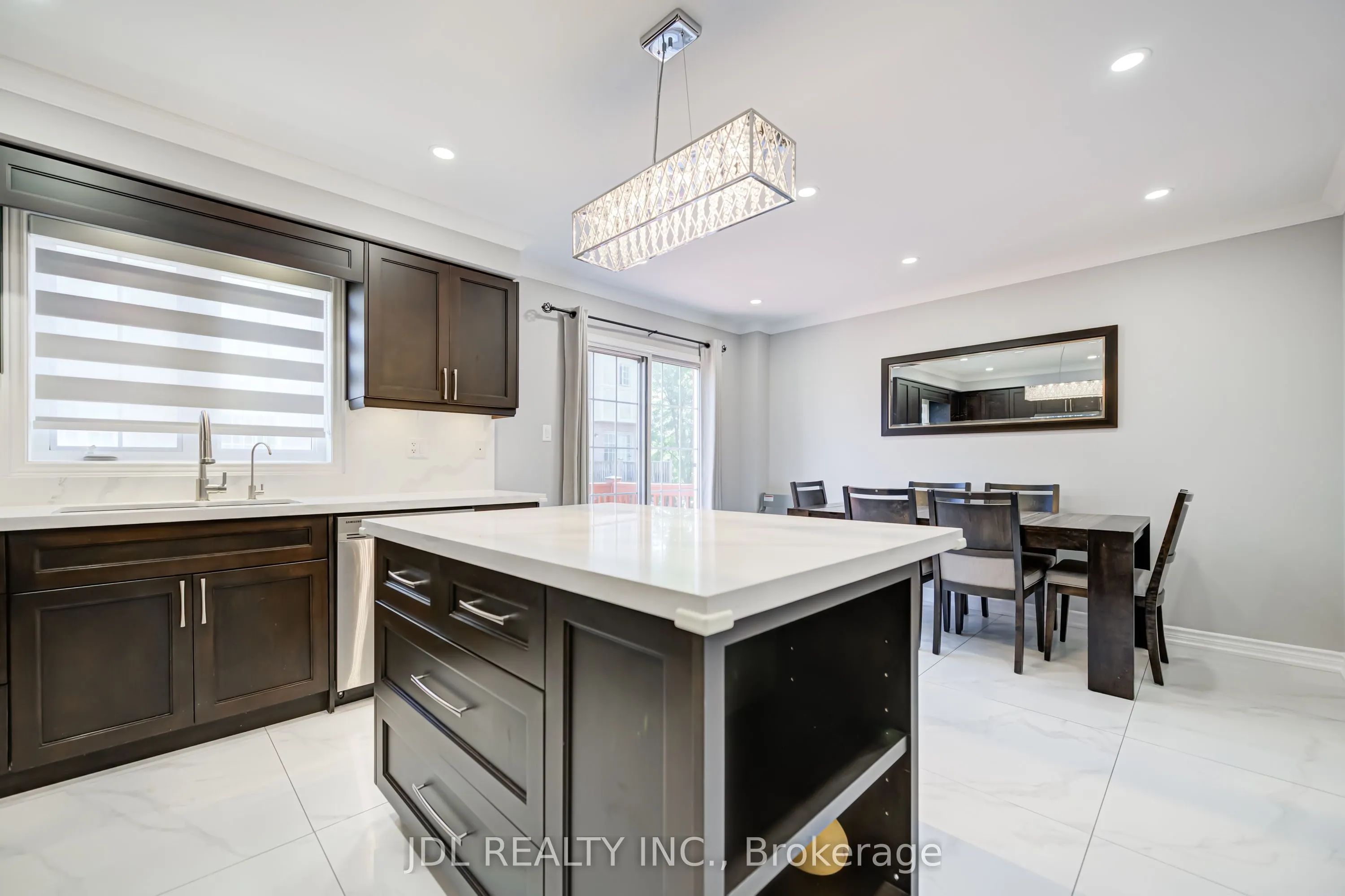 103 Thoroughbred Way