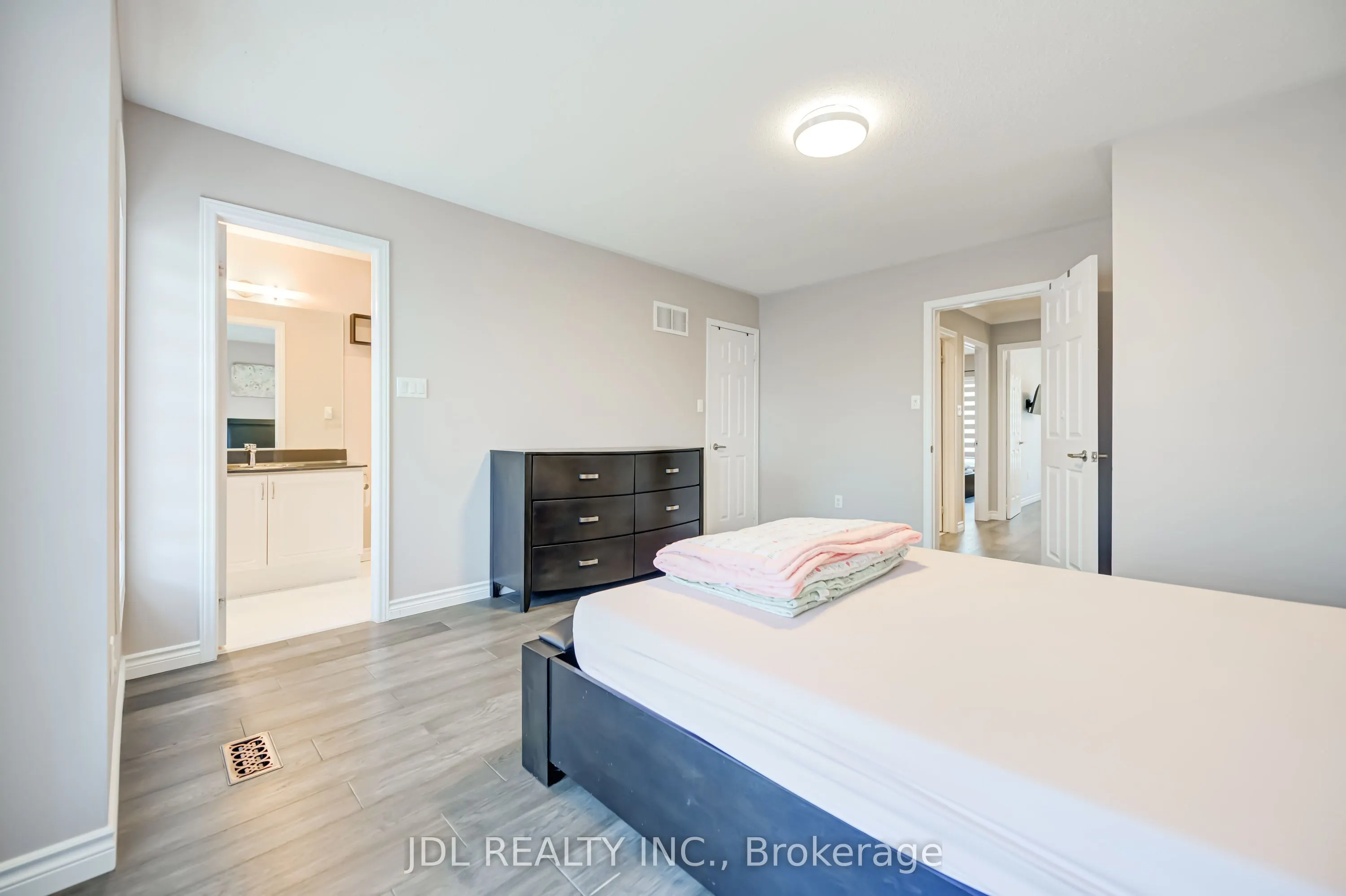 103 Thoroughbred Way