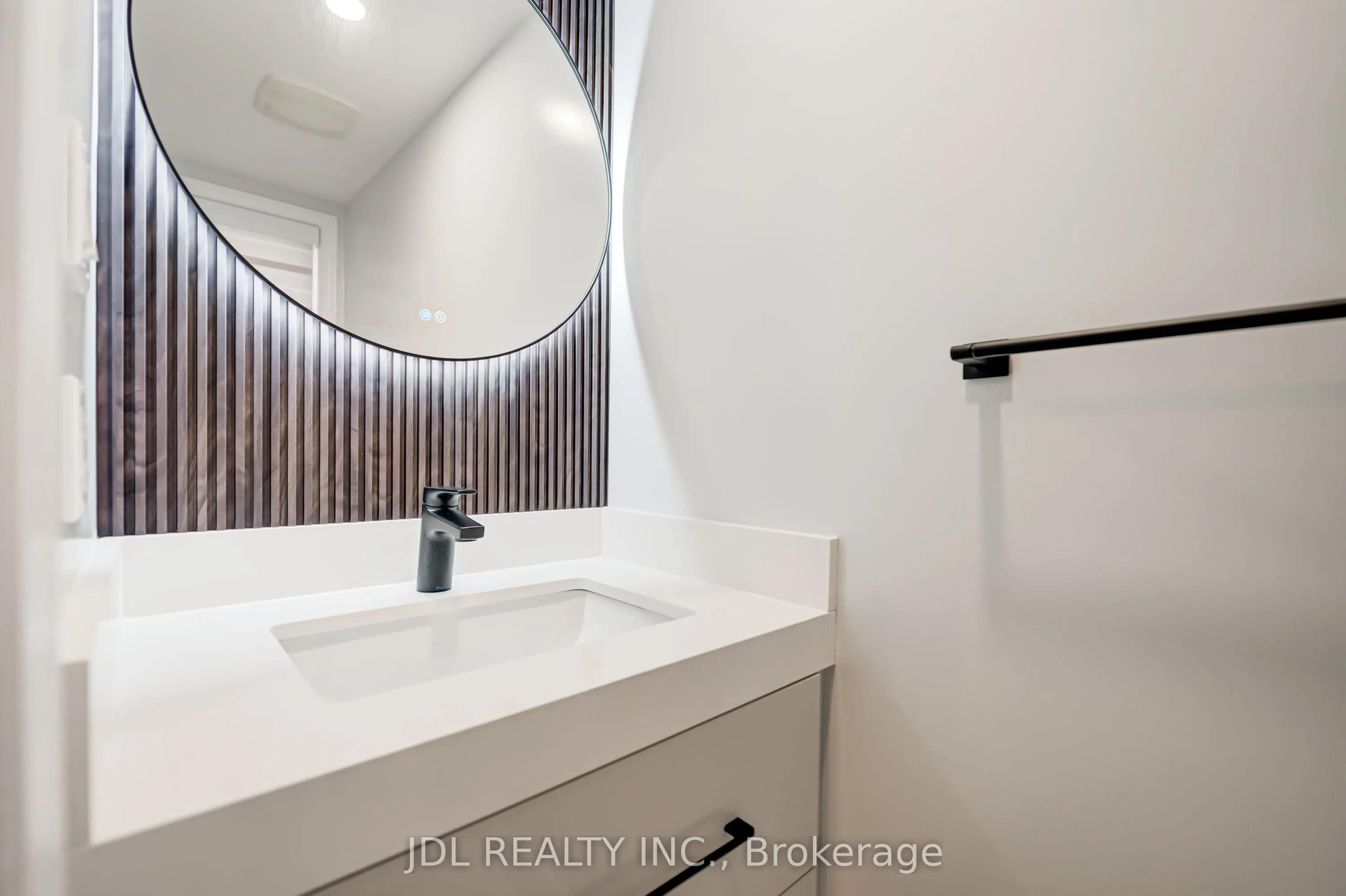 103 Thoroughbred Way