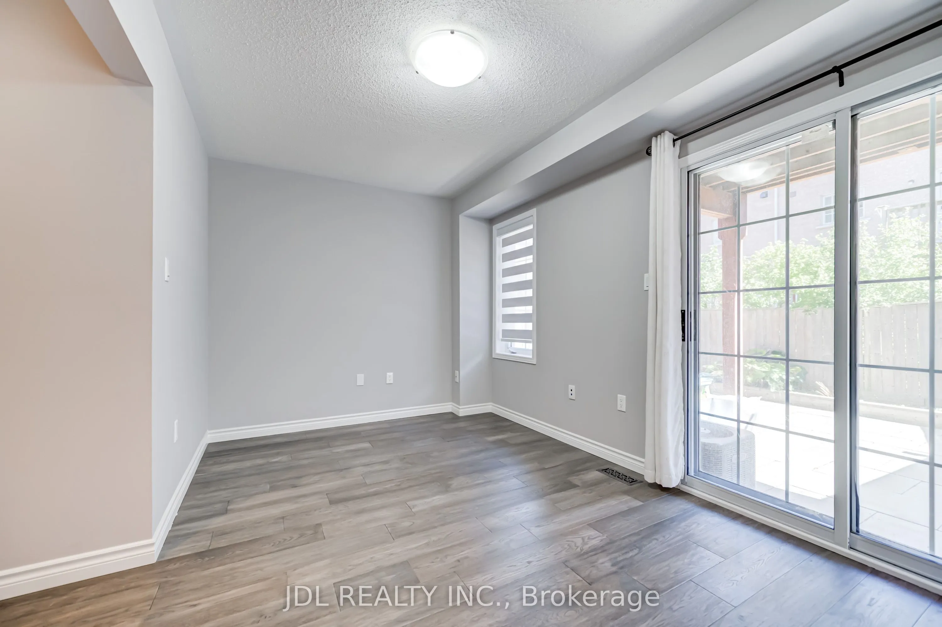 103 Thoroughbred Way