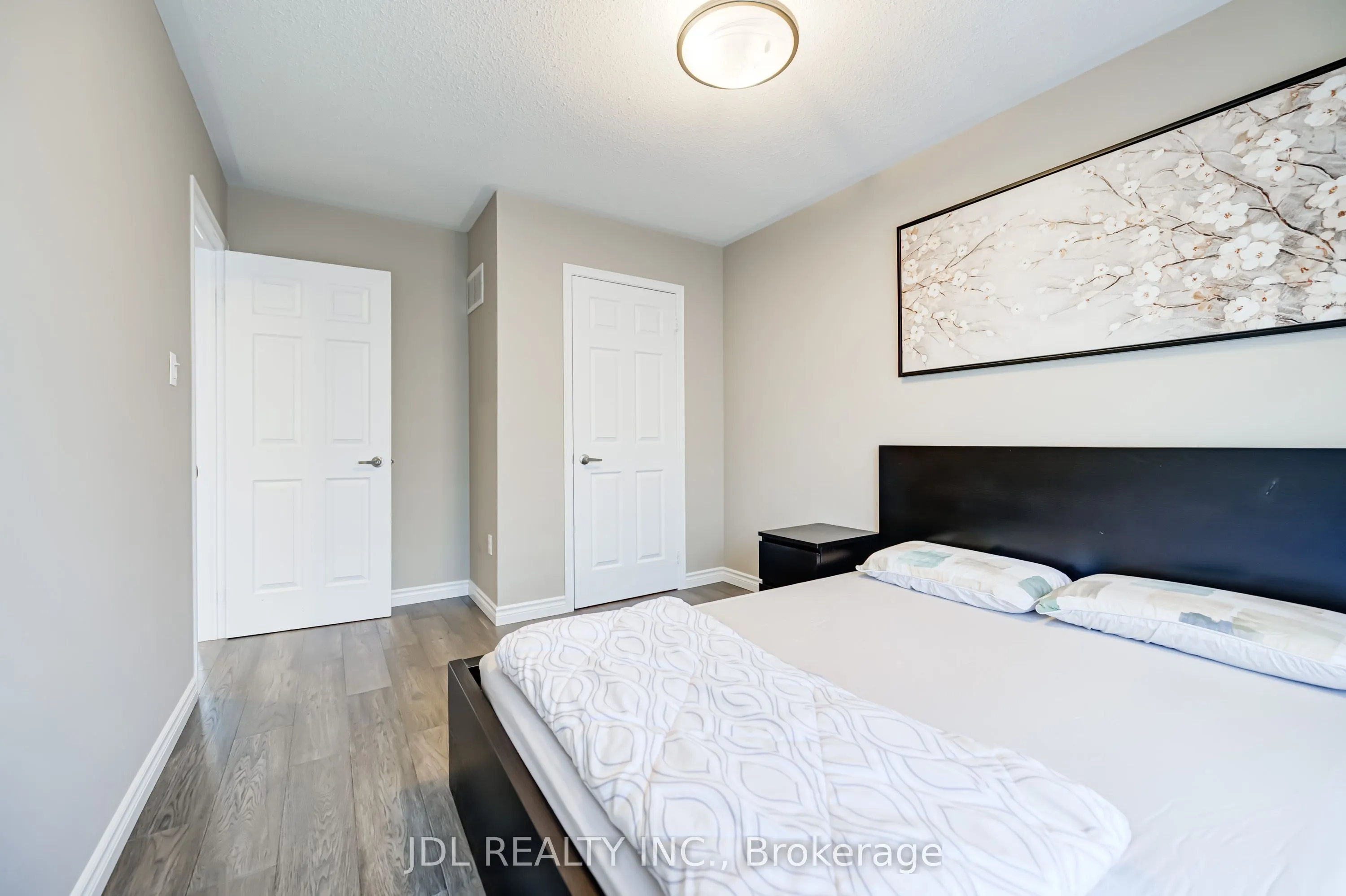 103 Thoroughbred Way