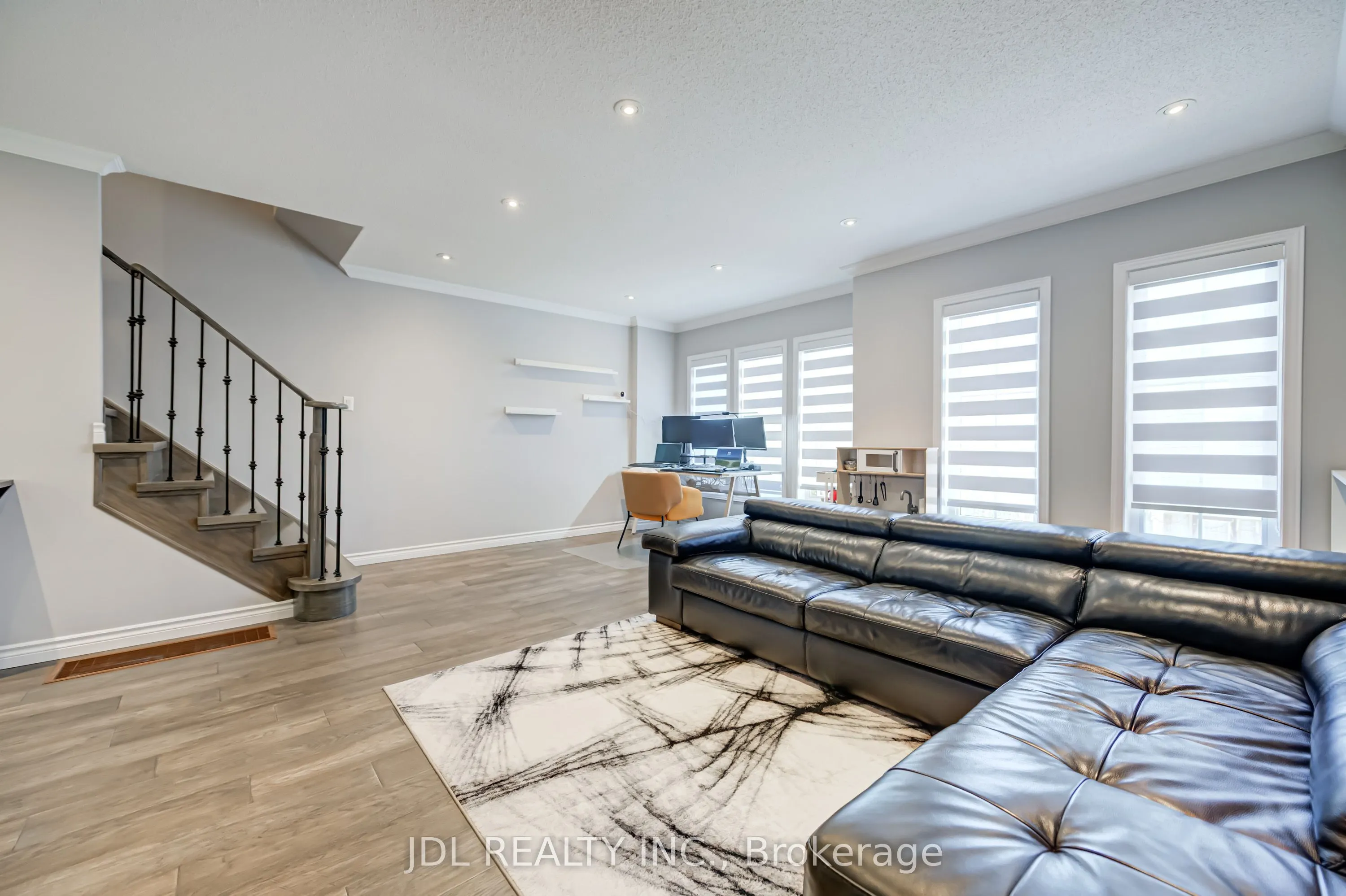 103 Thoroughbred Way