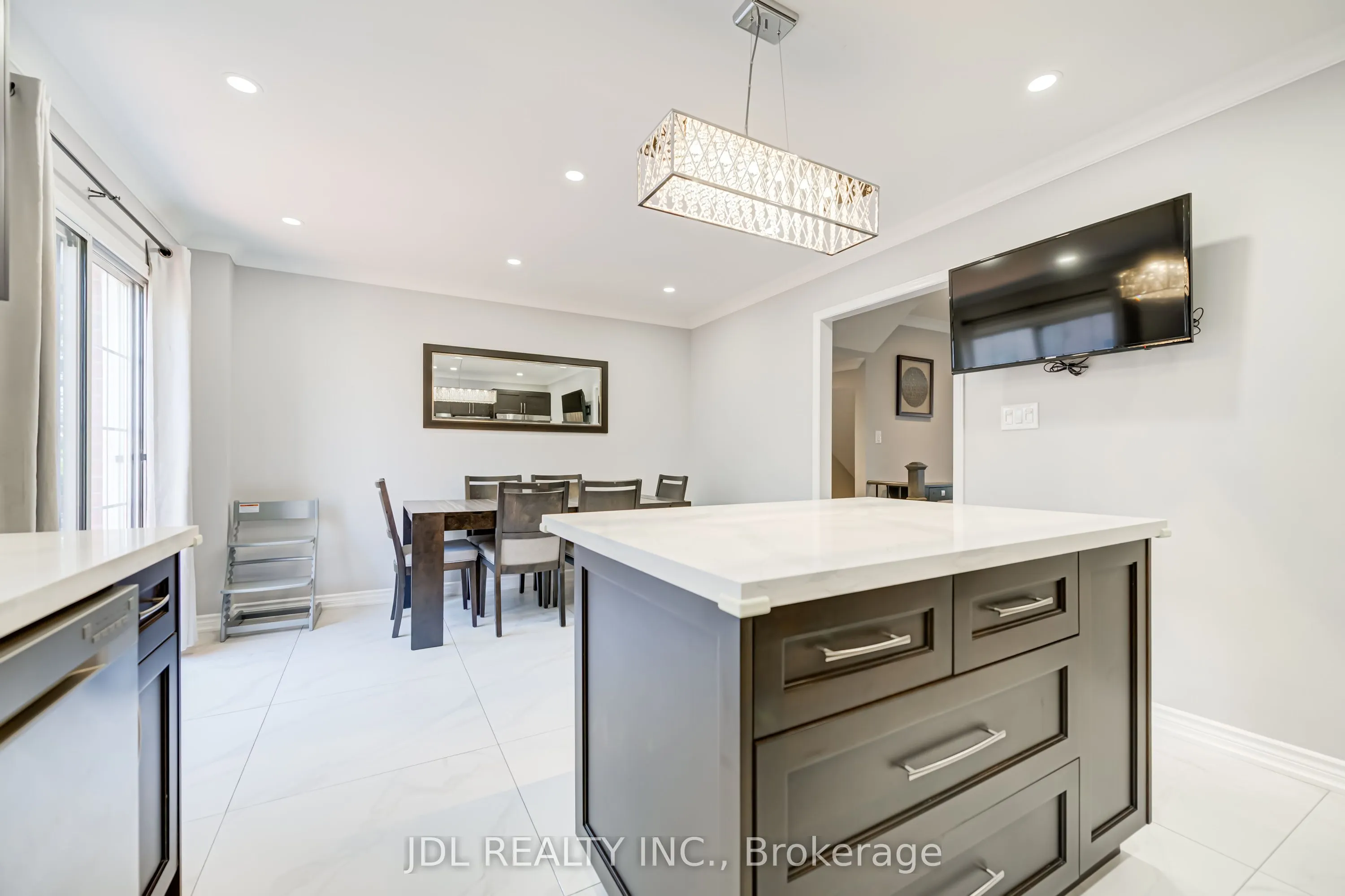 103 Thoroughbred Way