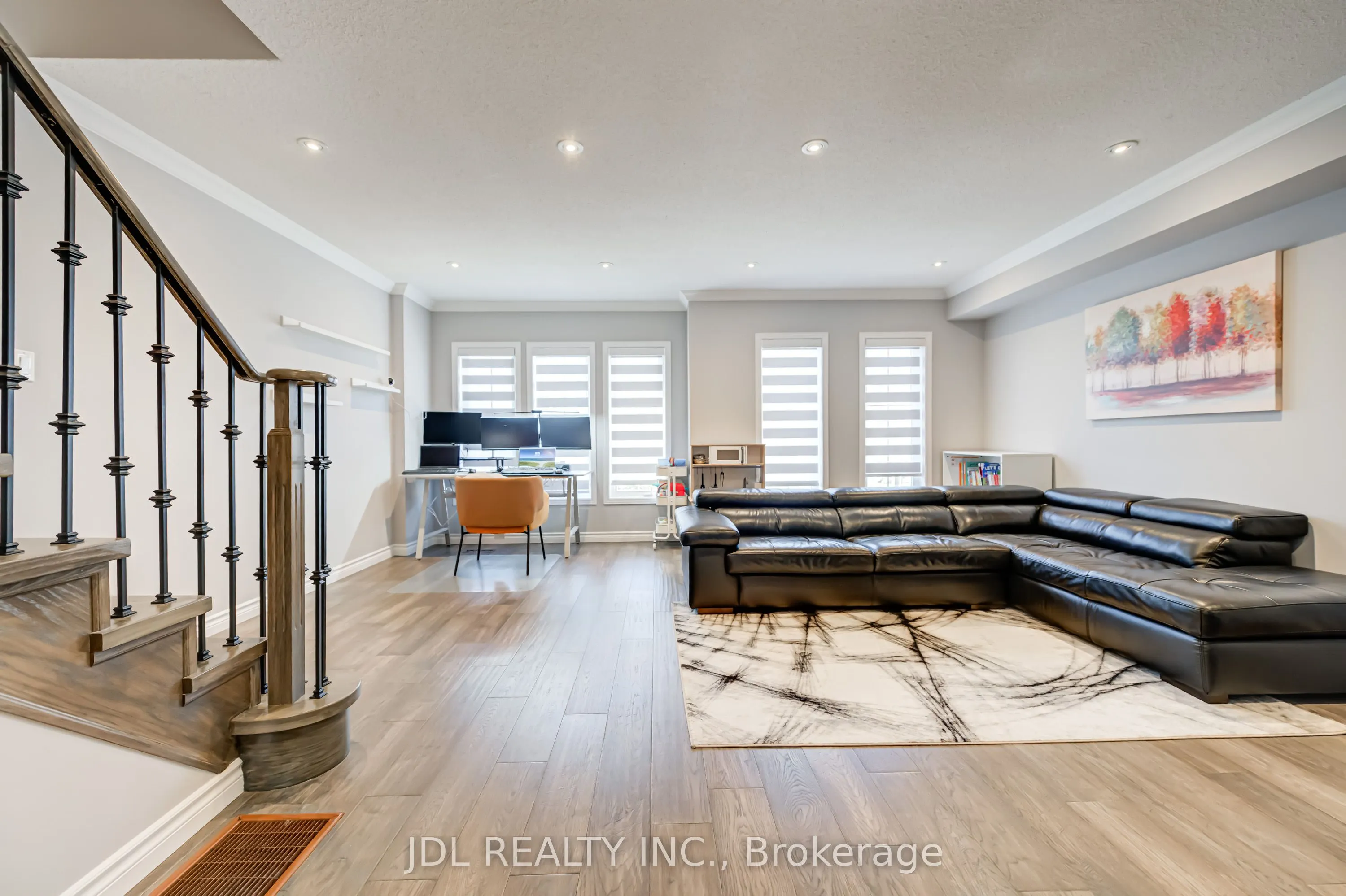 103 Thoroughbred Way