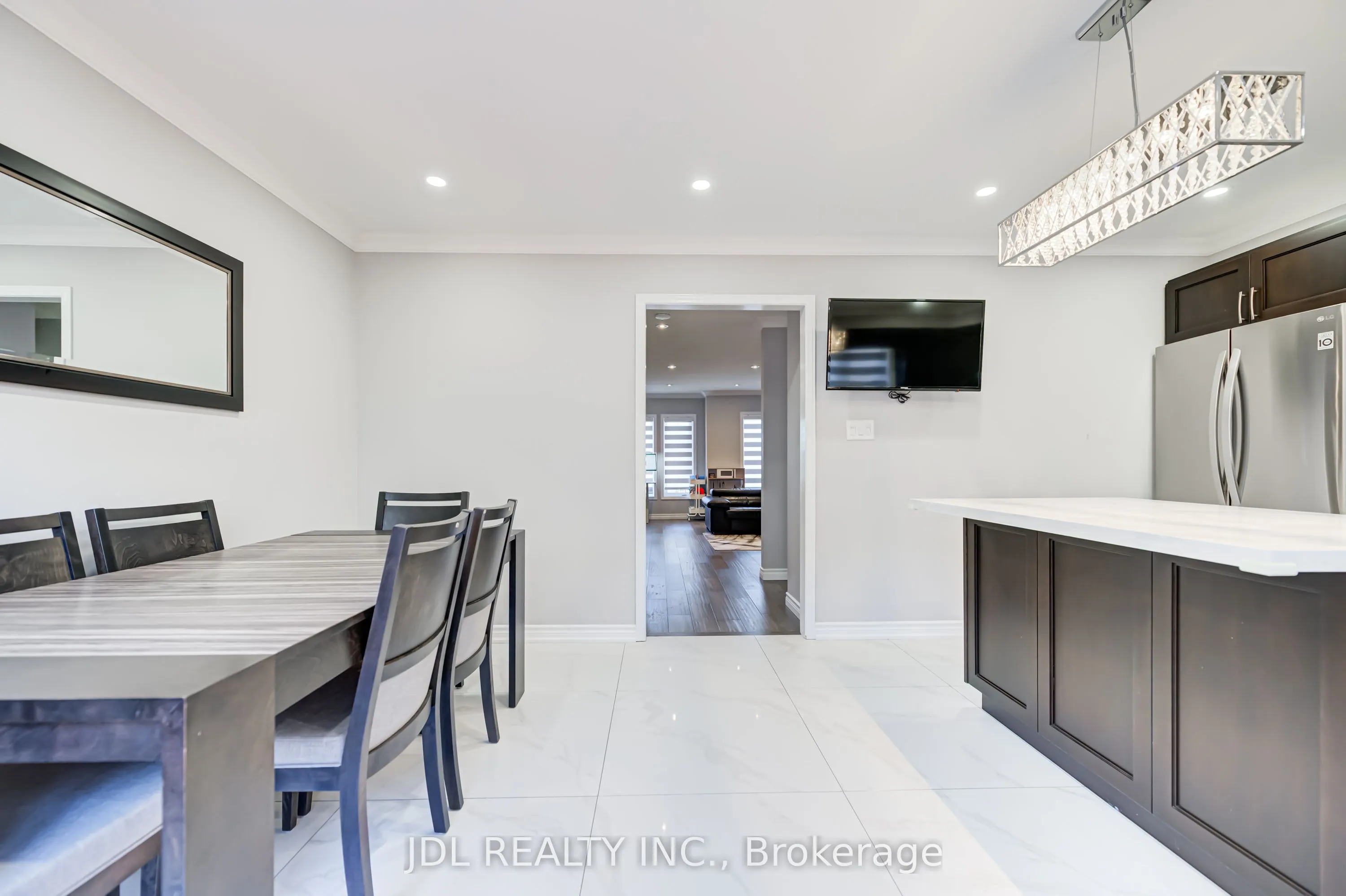 103 Thoroughbred Way