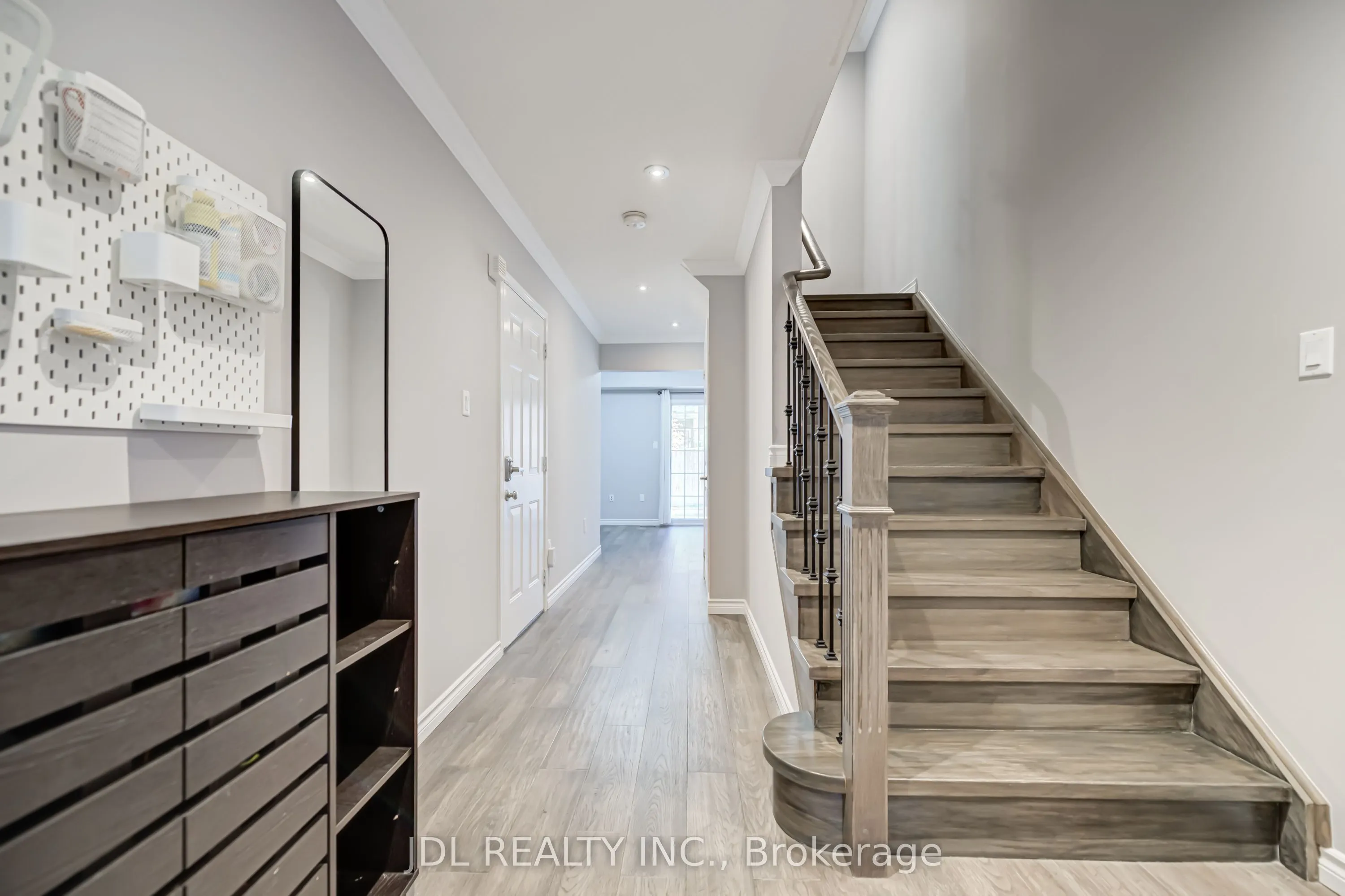 103 Thoroughbred Way