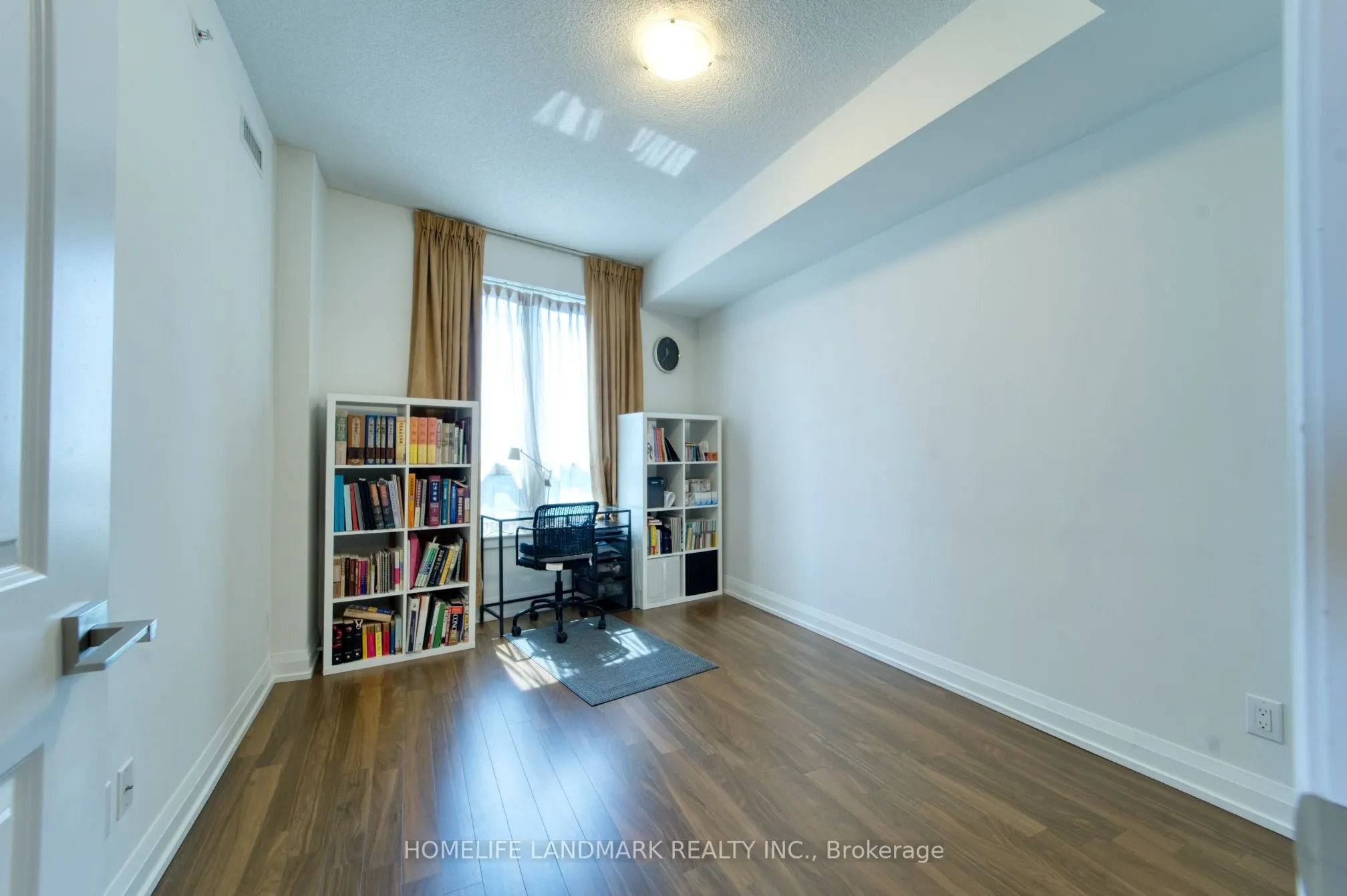 7171 Yonge Street, #1201