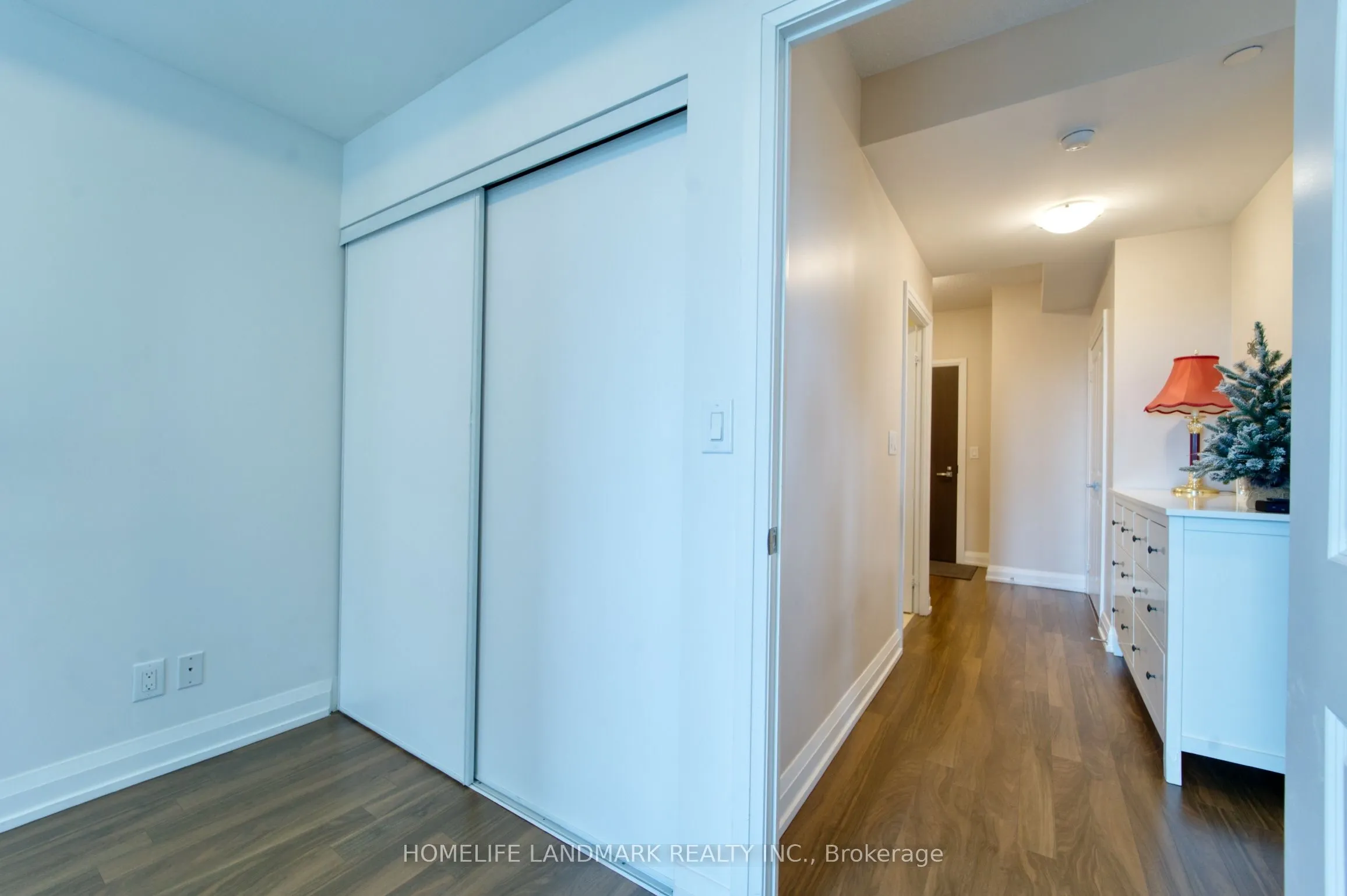 7171 Yonge Street, #1201