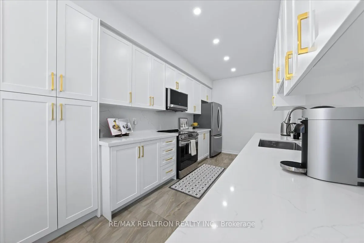 84 Ferragine Crescent