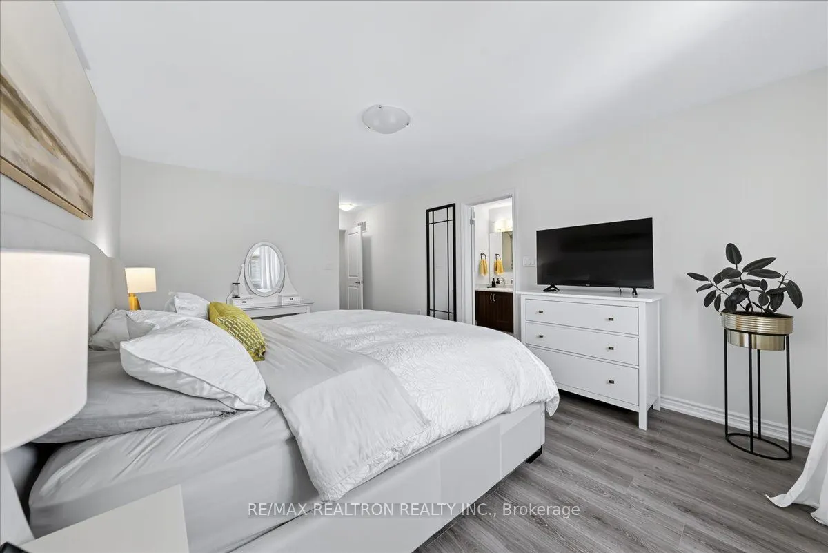 84 Ferragine Crescent