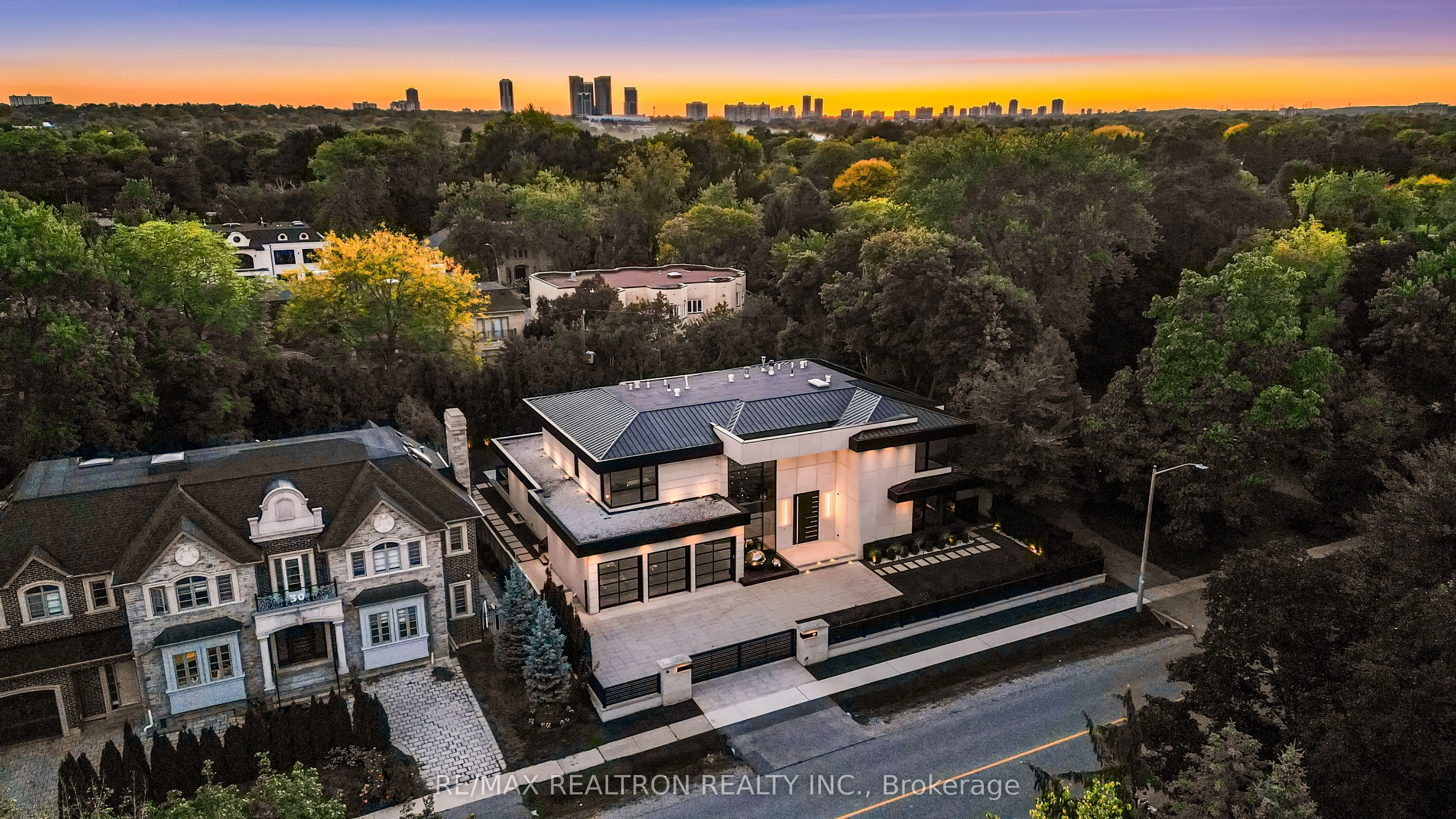 32 Laureleaf Road