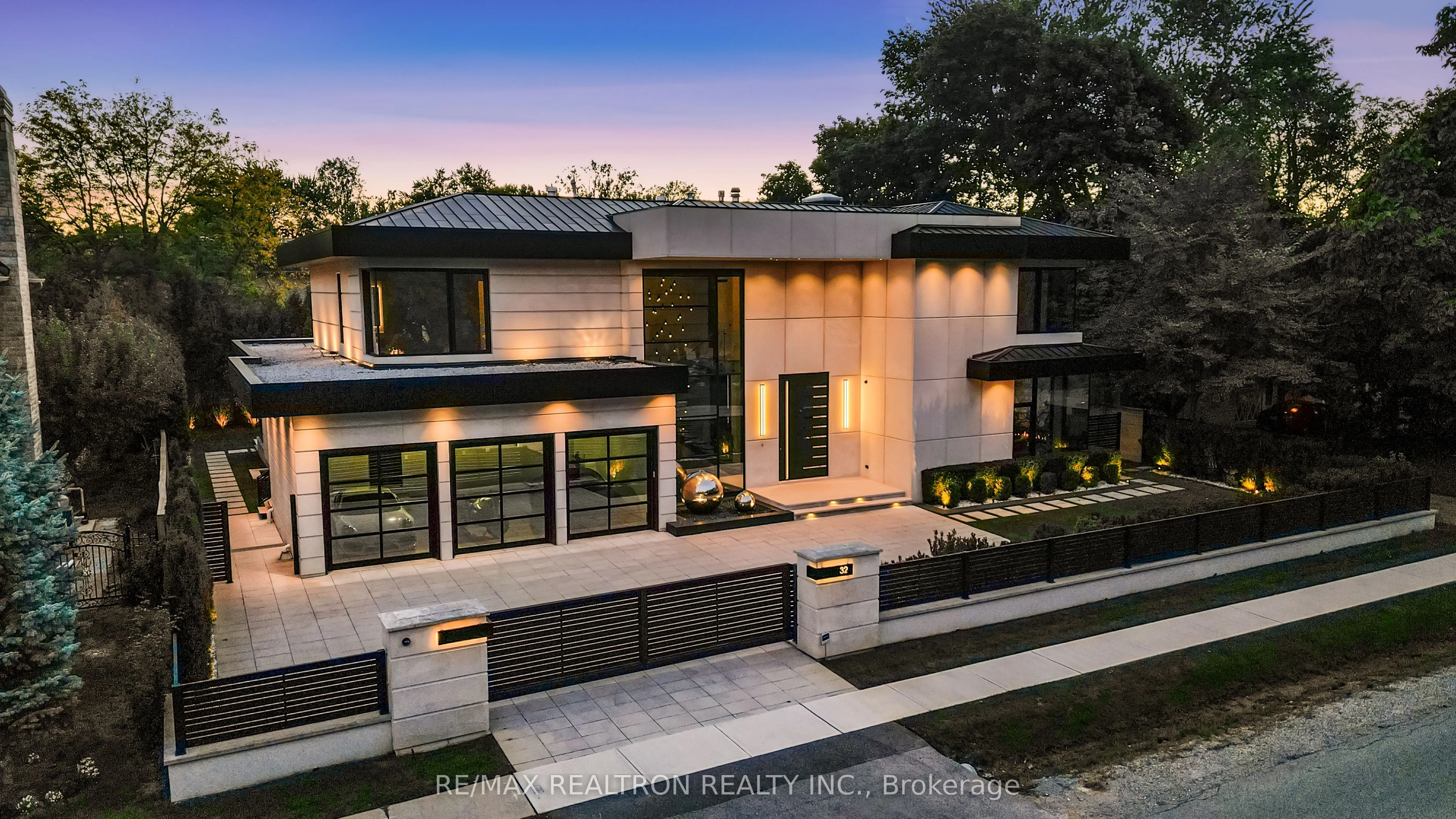 32 Laureleaf Road