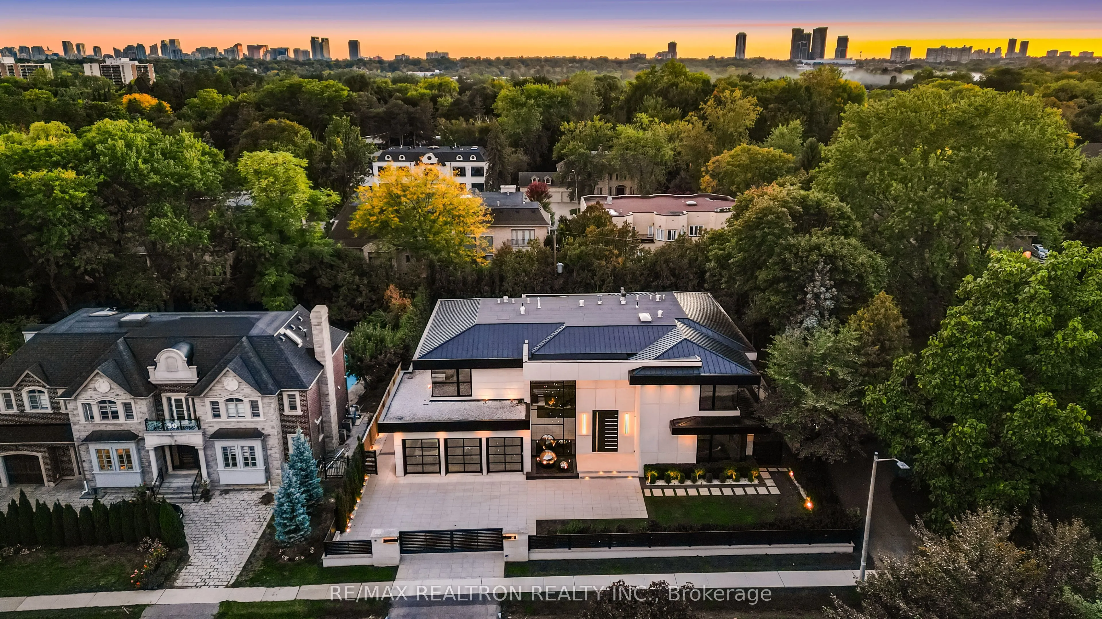 32 Laureleaf Road