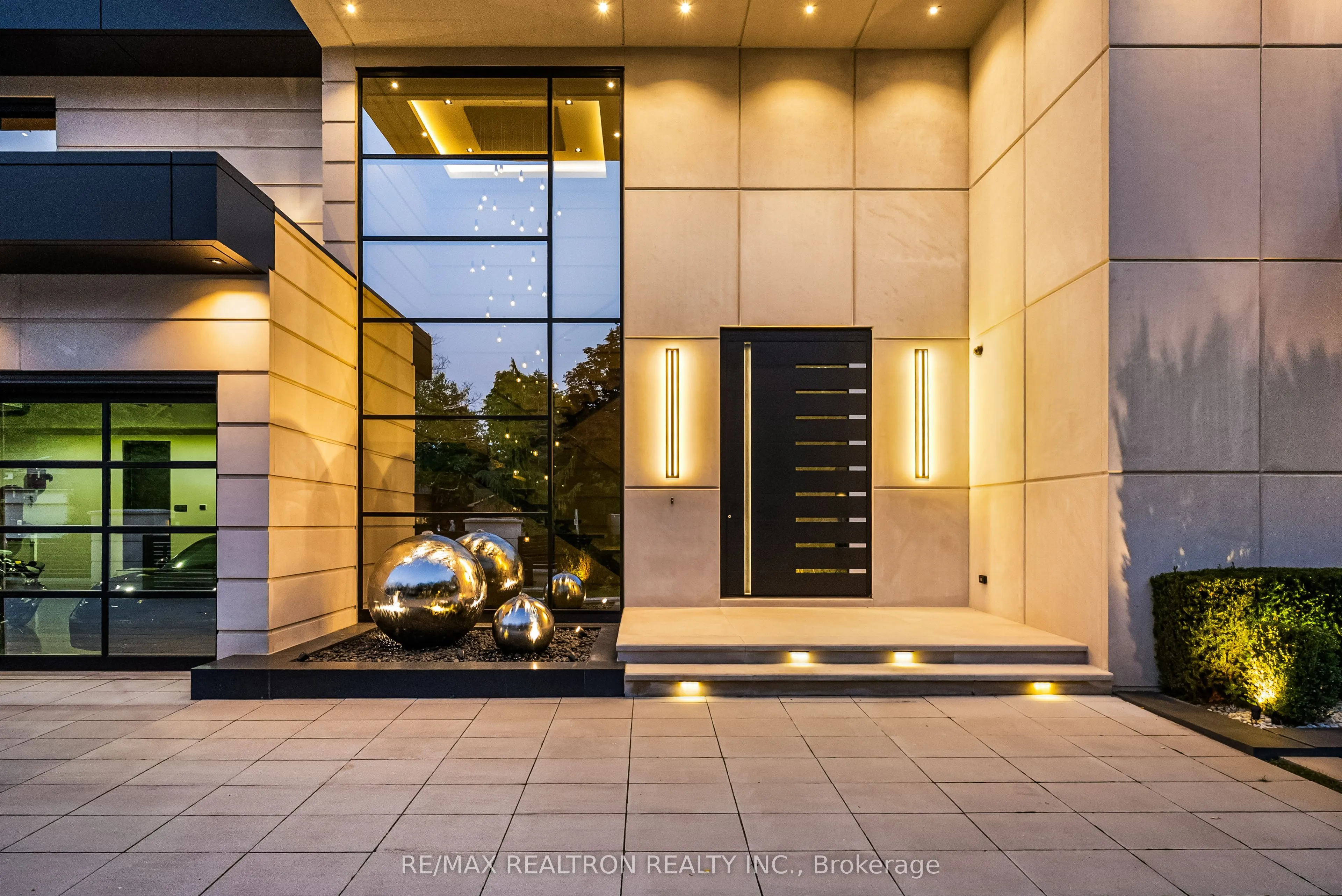 32 Laureleaf Road