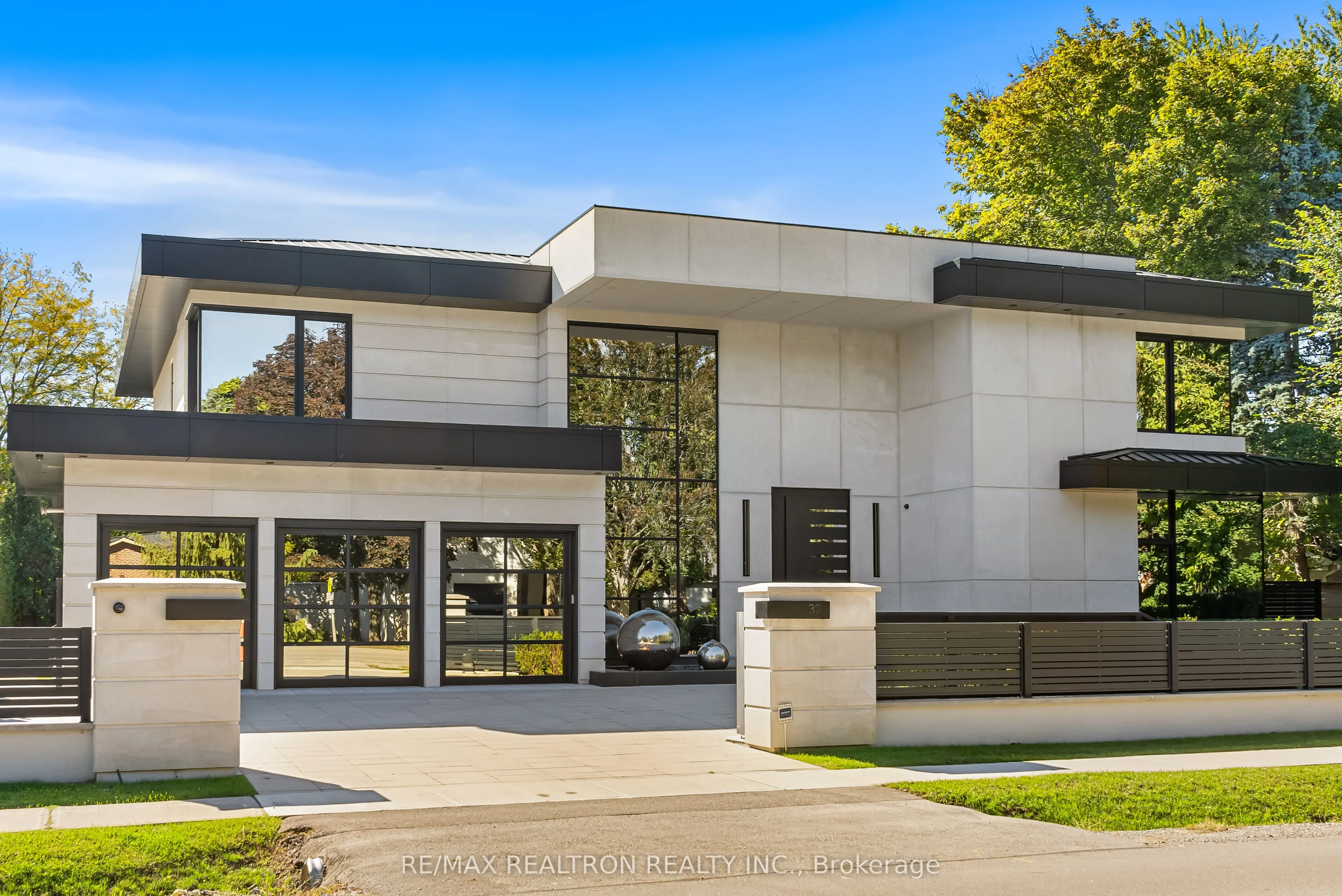 32 Laureleaf Road
