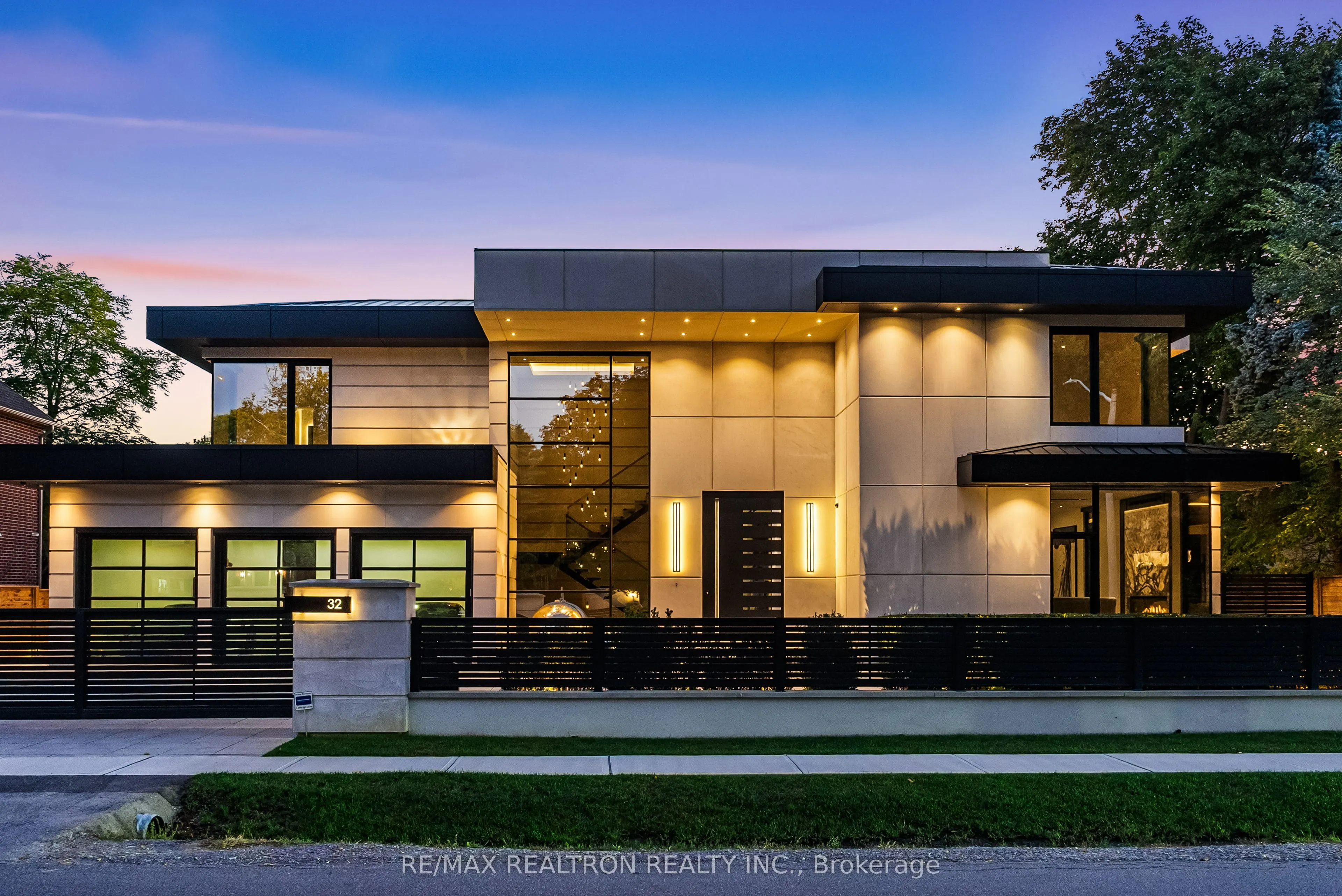 32 Laureleaf Road