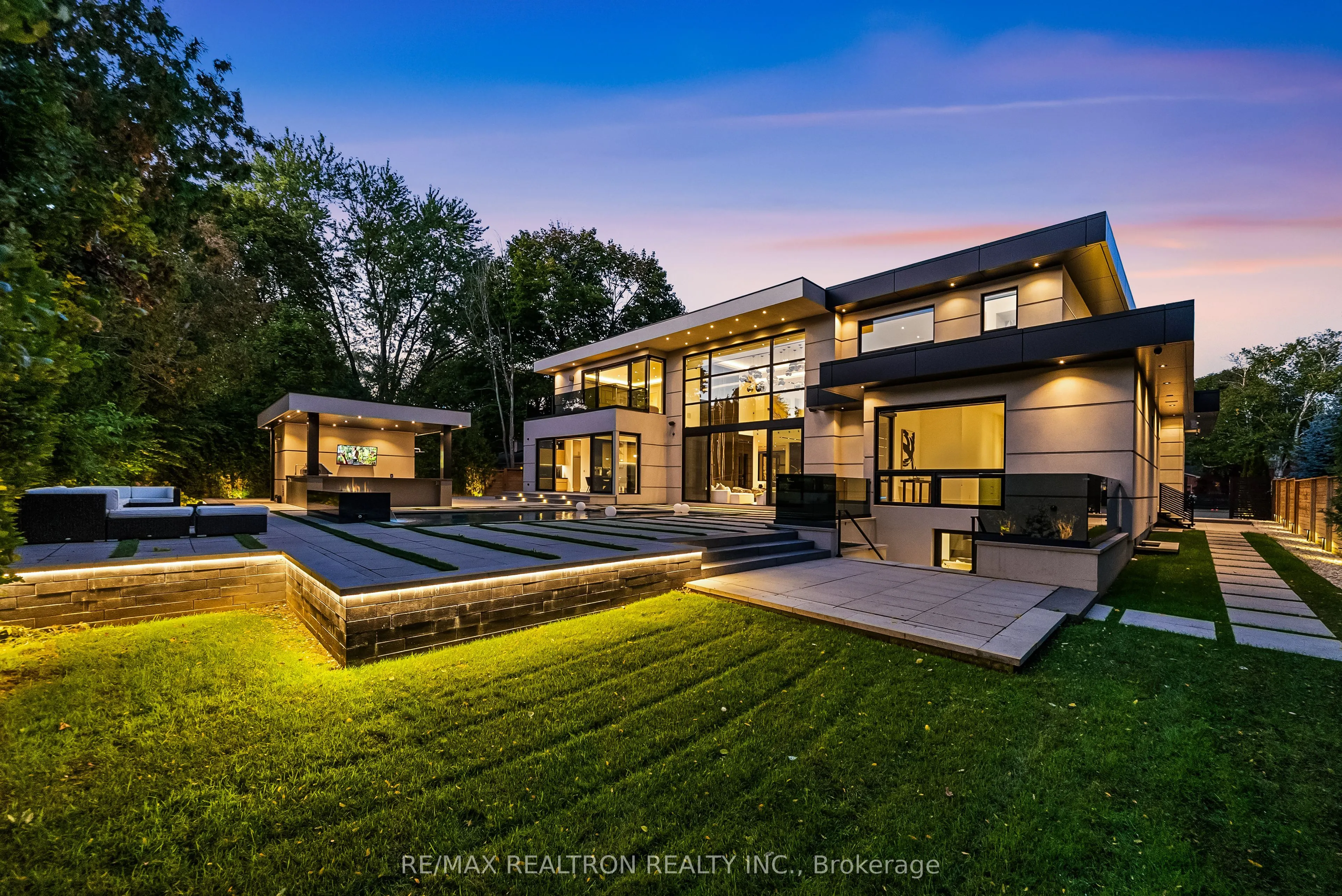 32 Laureleaf Road