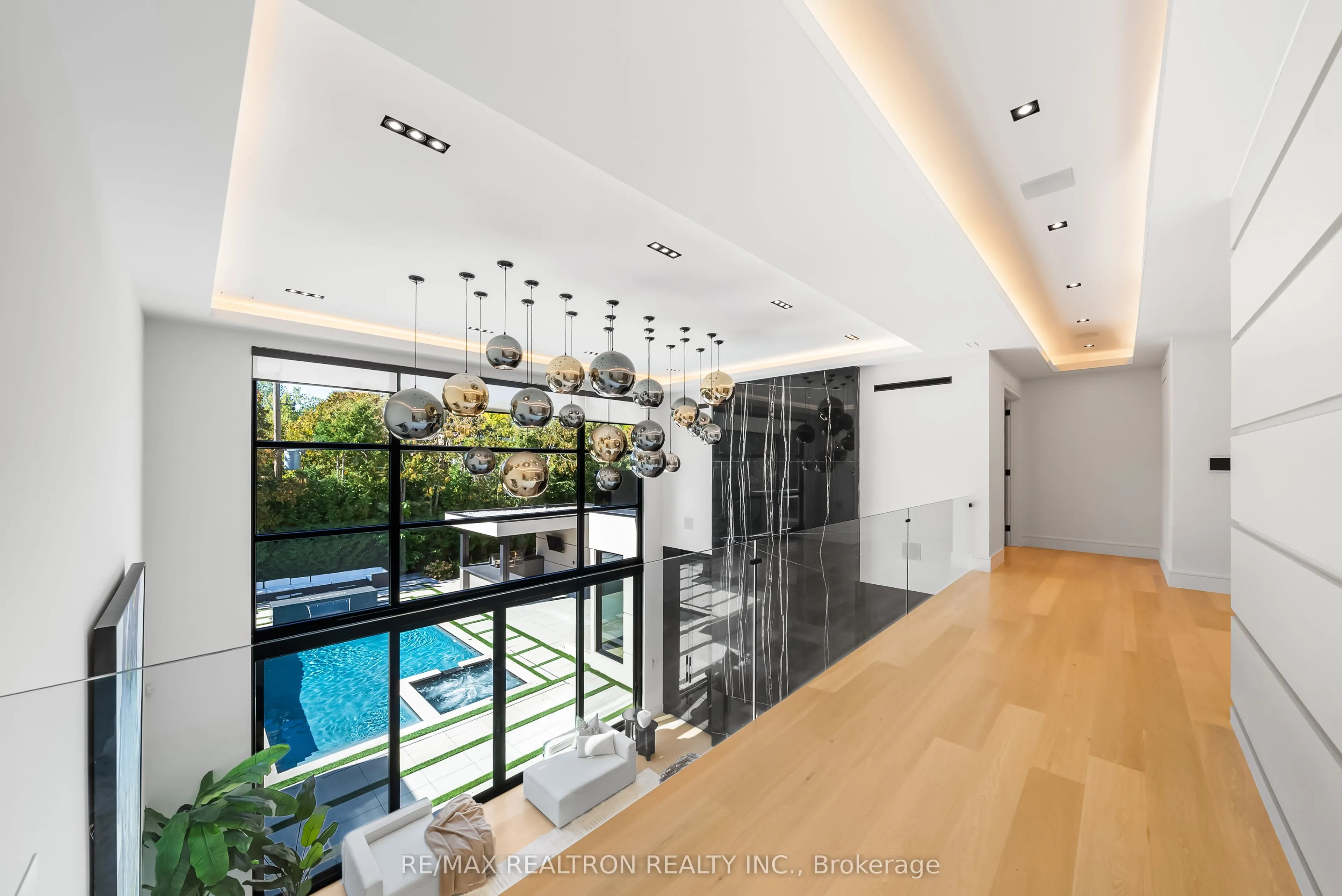 32 Laureleaf Road