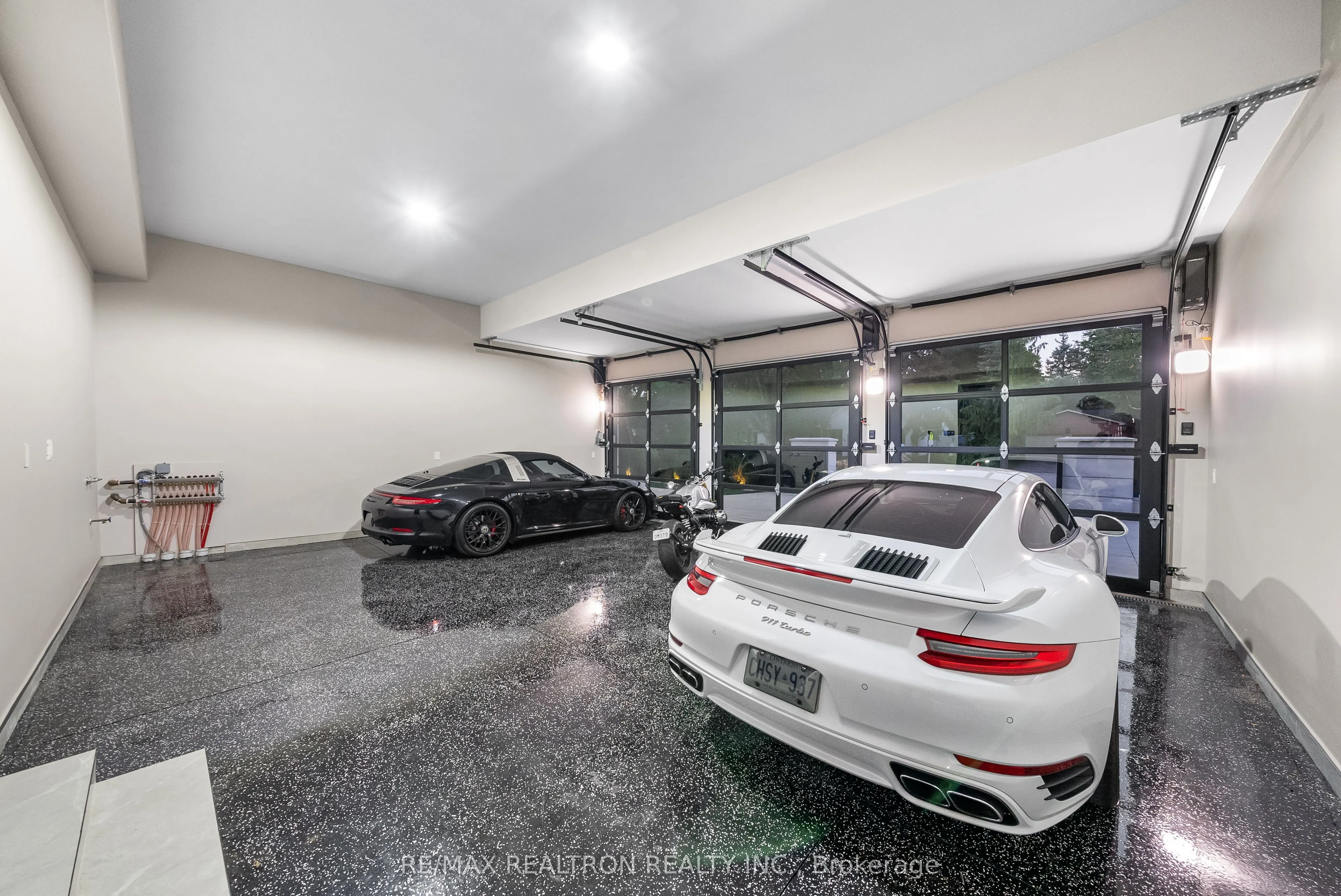 32 Laureleaf Road