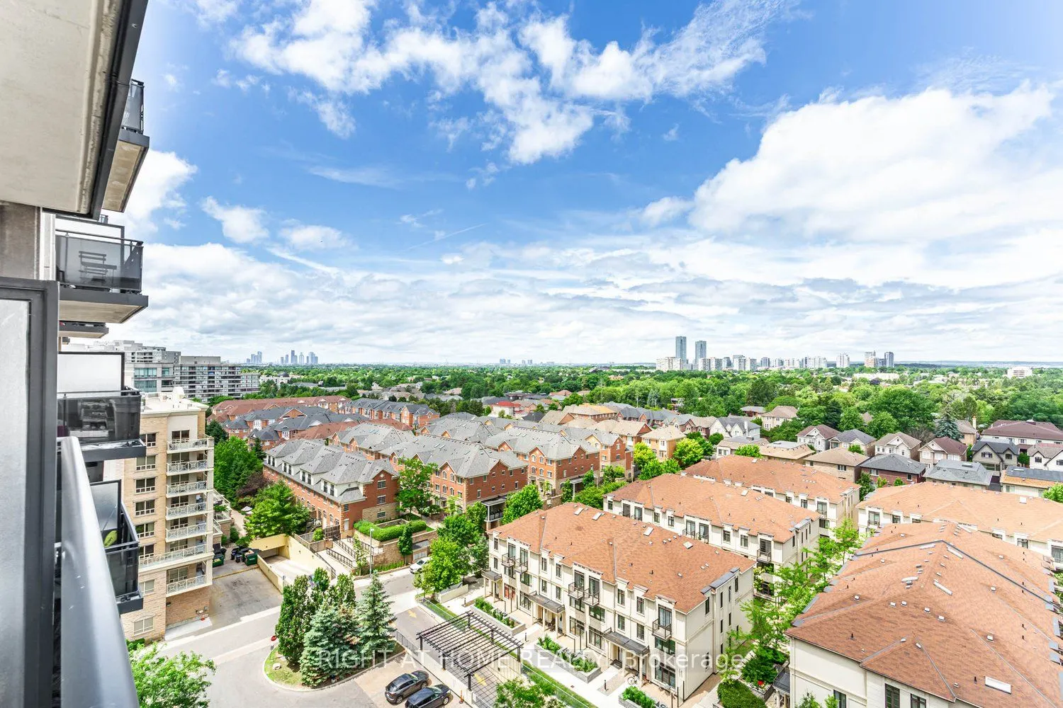 520 Steeles Avenue W, #1204