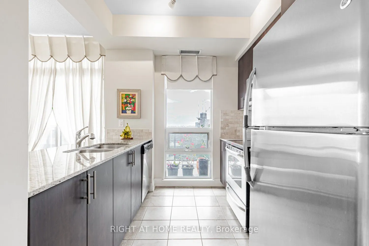 520 Steeles Avenue W, #1204