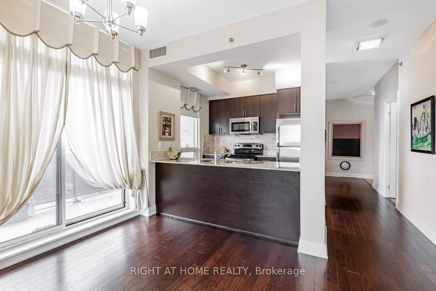 520 Steeles Avenue W, #1204