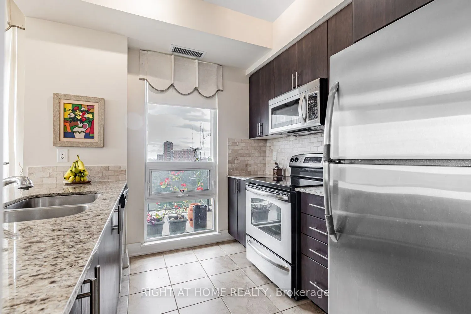 520 Steeles Avenue W, #1204