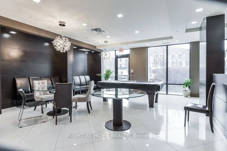 520 Steeles Avenue W, #1204