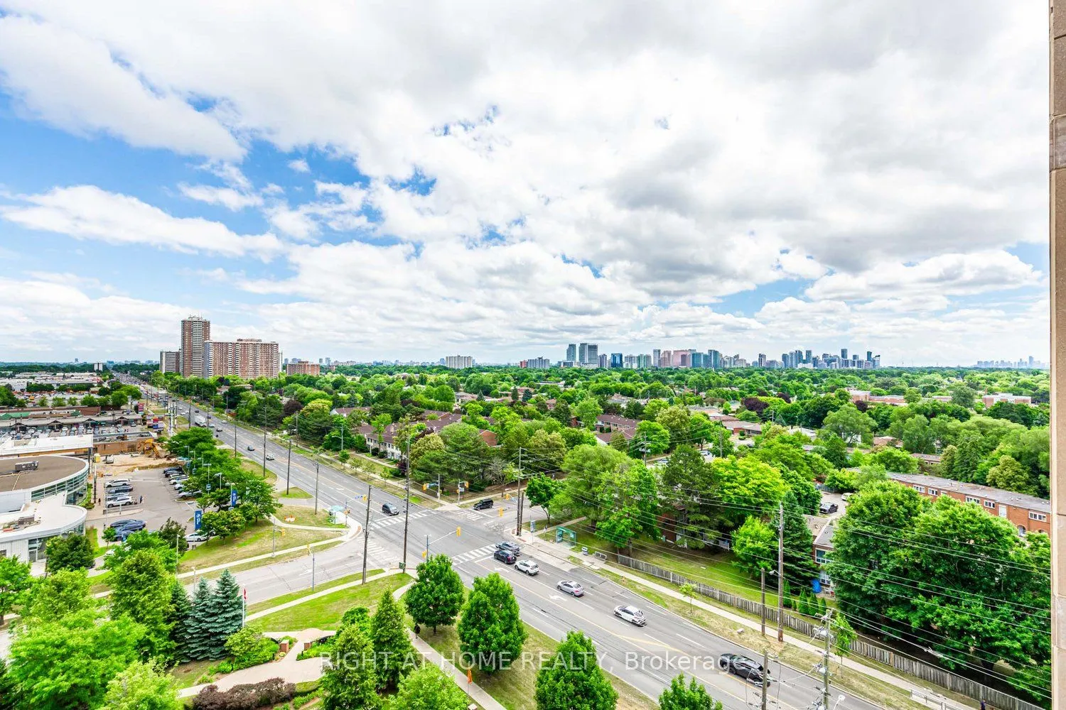 520 Steeles Avenue W, #1204