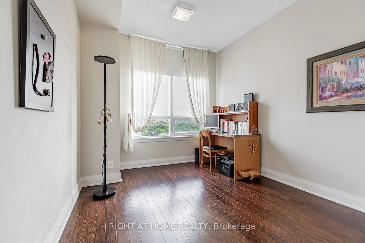 520 Steeles Avenue W, #1204