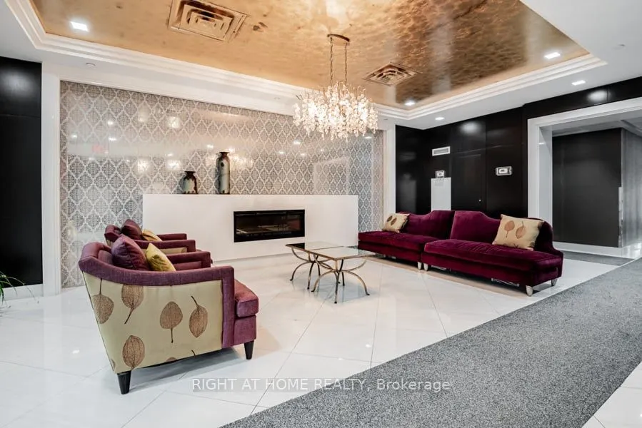 520 Steeles Avenue W, #1204