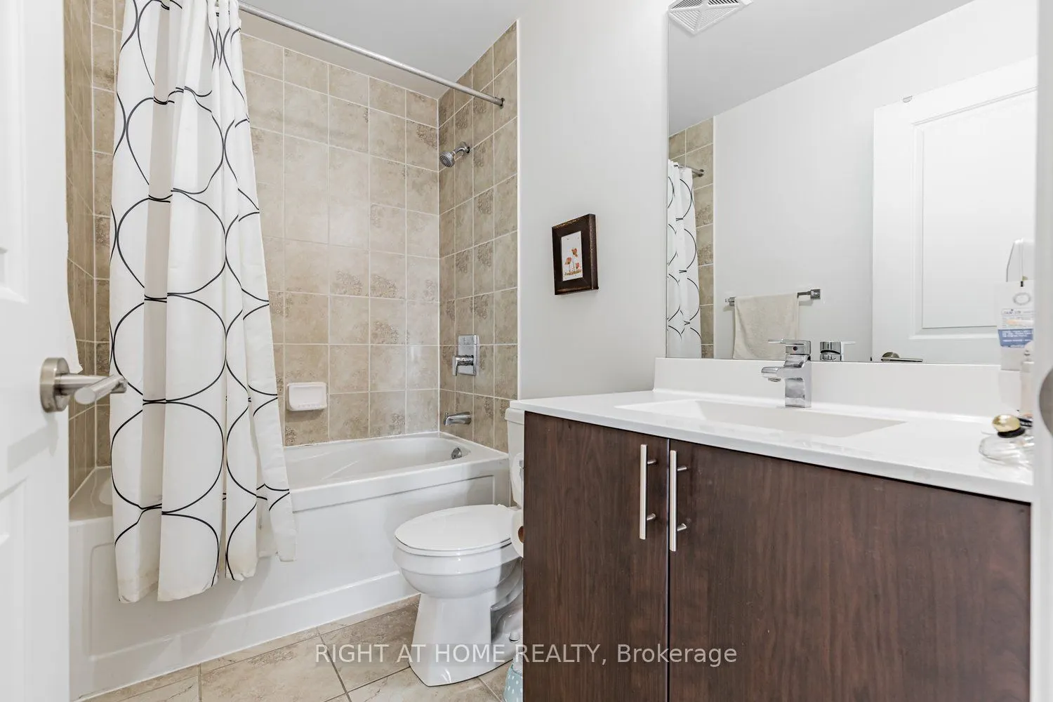 520 Steeles Avenue W, #1204
