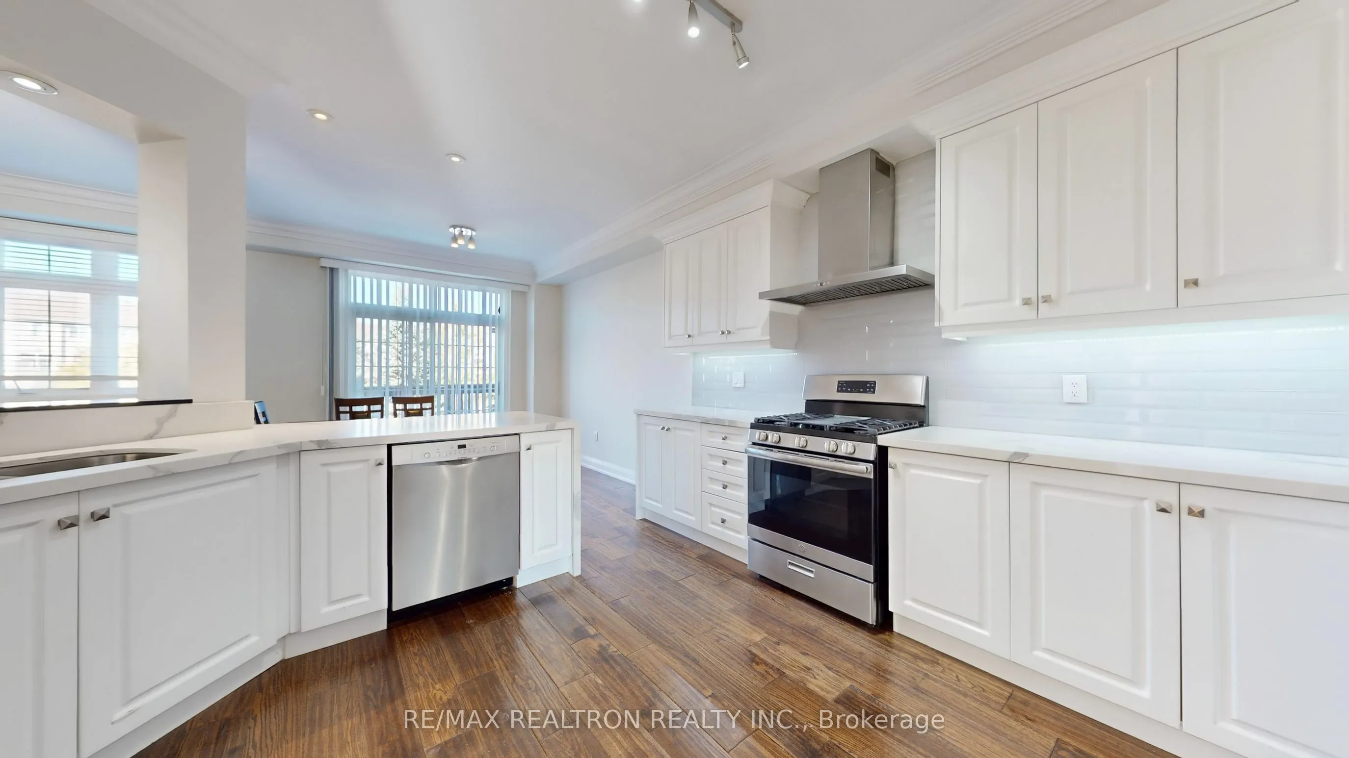 10 Post Oak Drive, #7