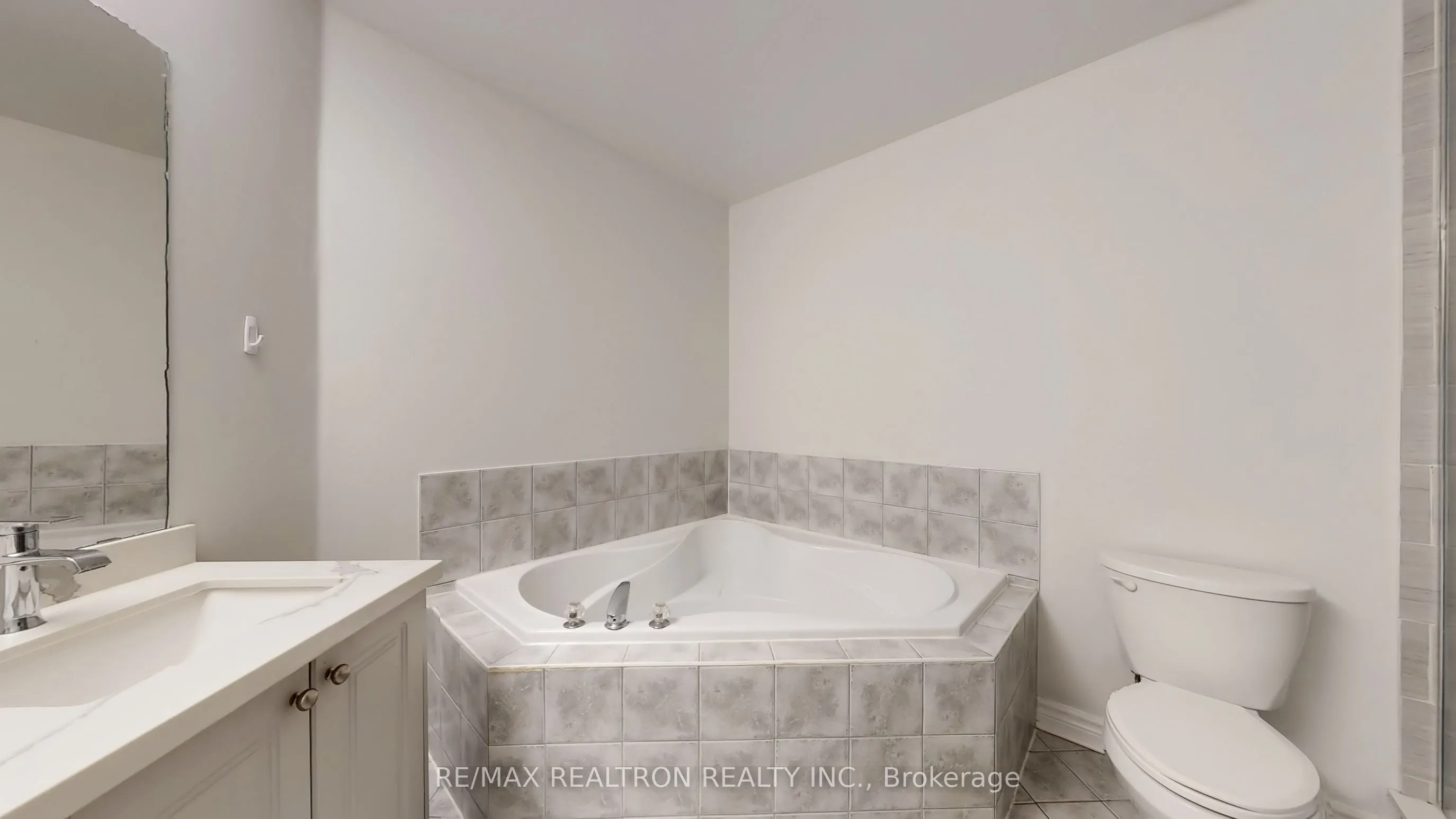 10 Post Oak Drive, #7