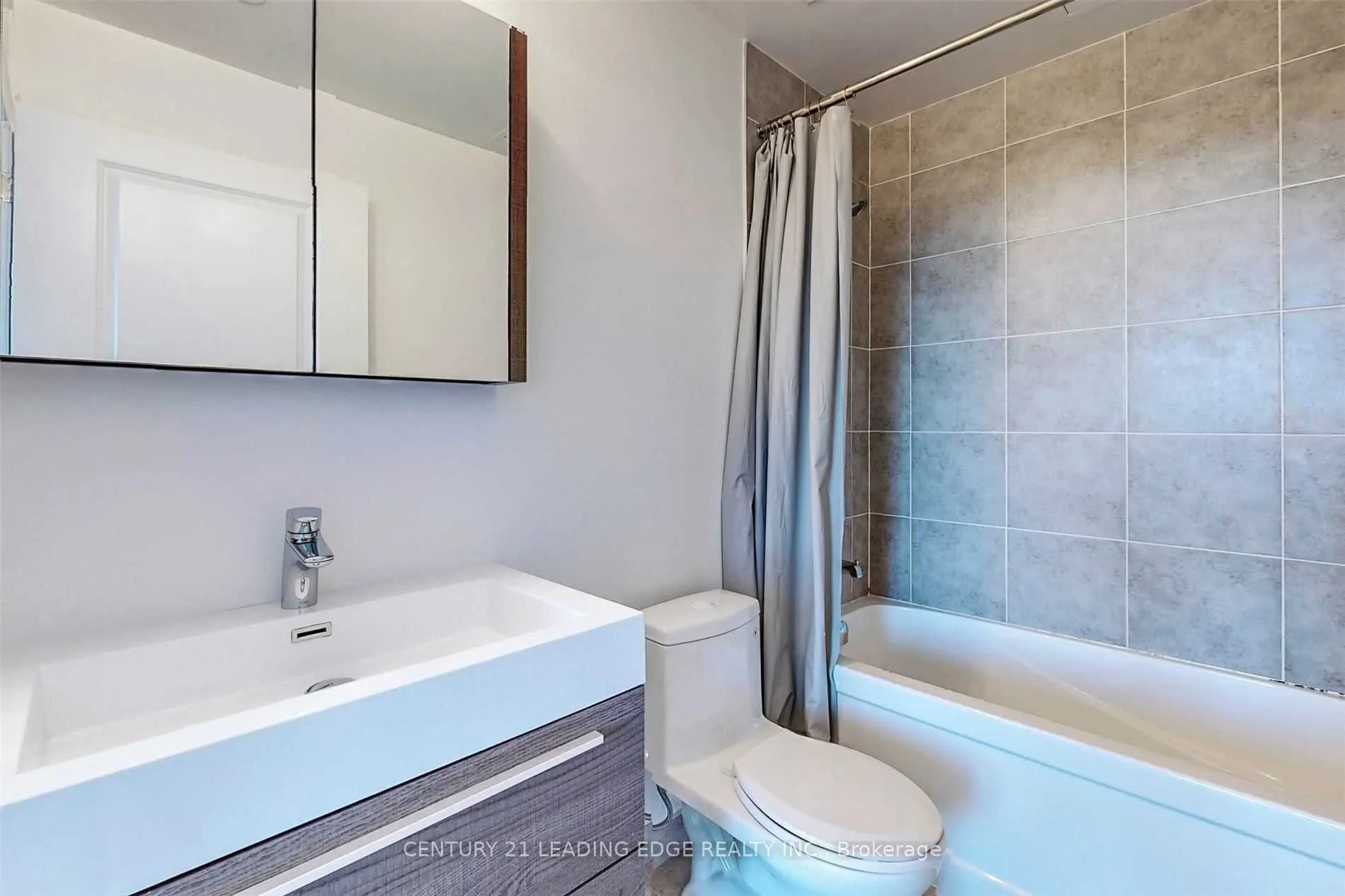 18 ROUGE VALLEY Drive W, #514