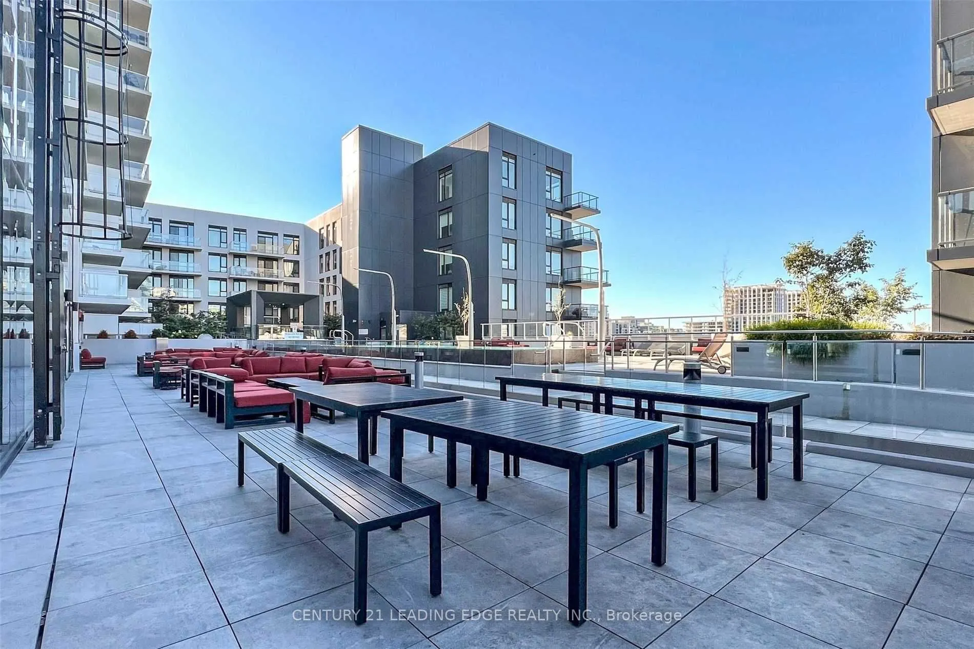 18 ROUGE VALLEY Drive W, #514