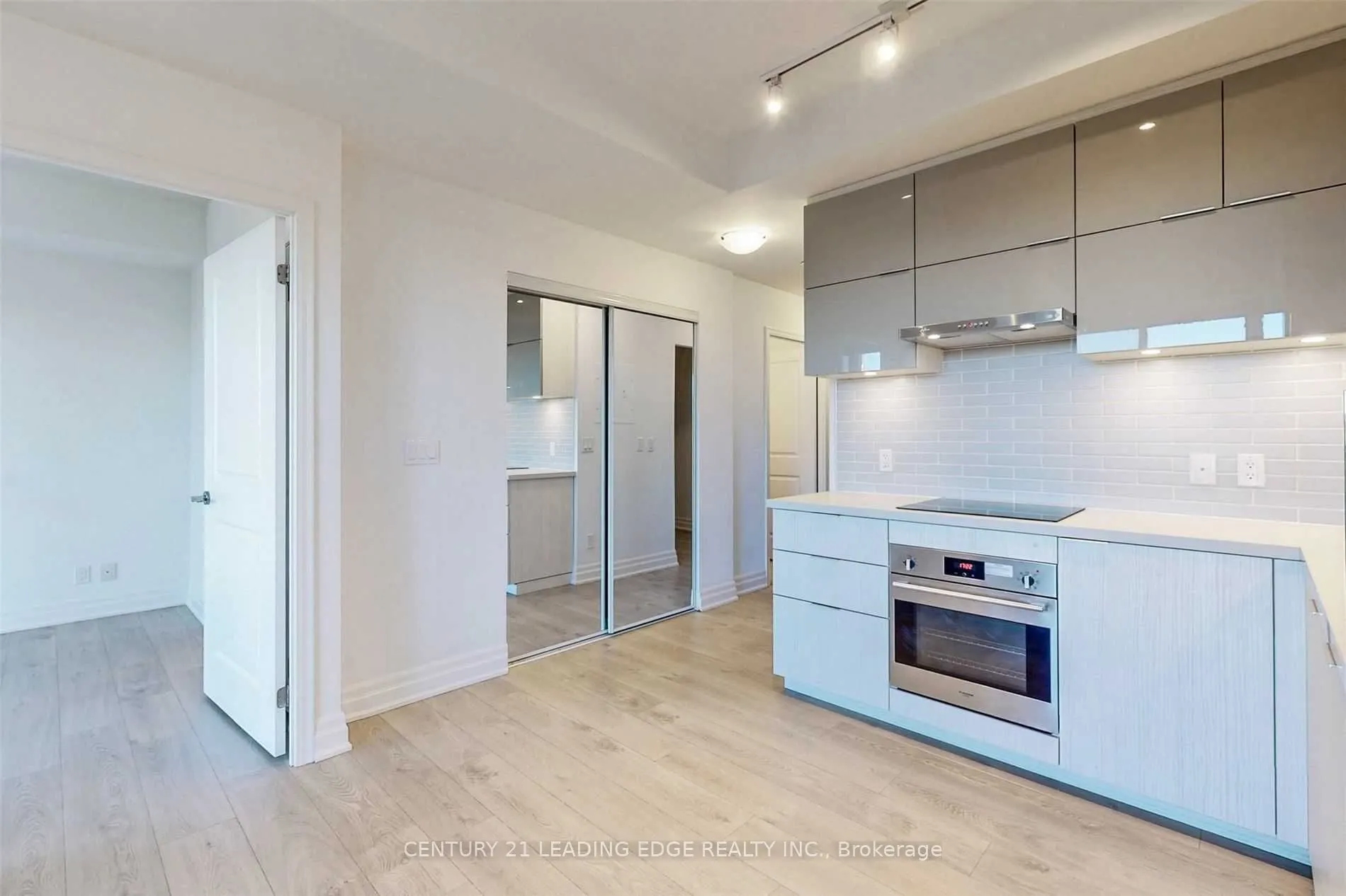 18 ROUGE VALLEY Drive W, #514