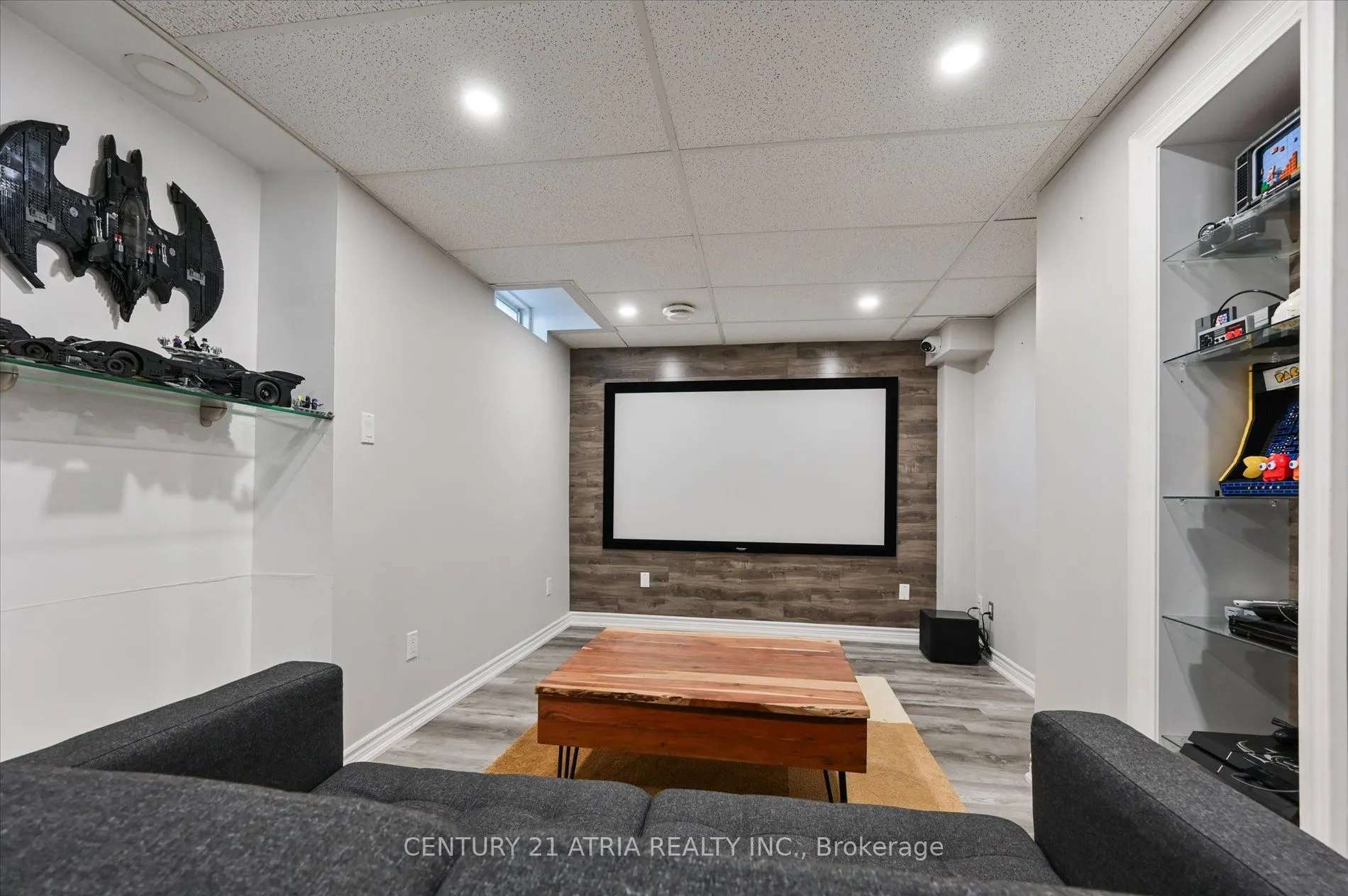85 Burnaby Drive
