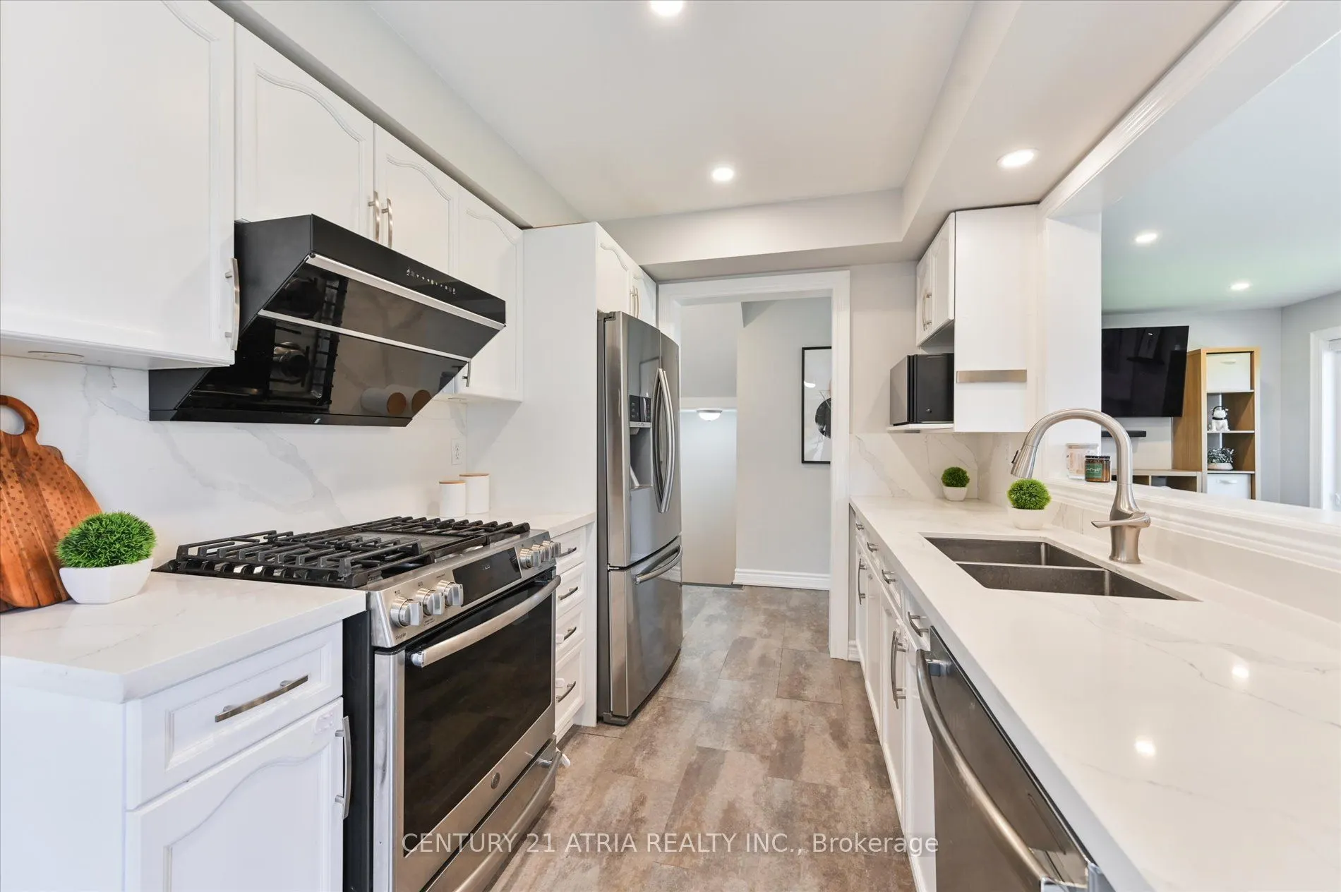 85 Burnaby Drive