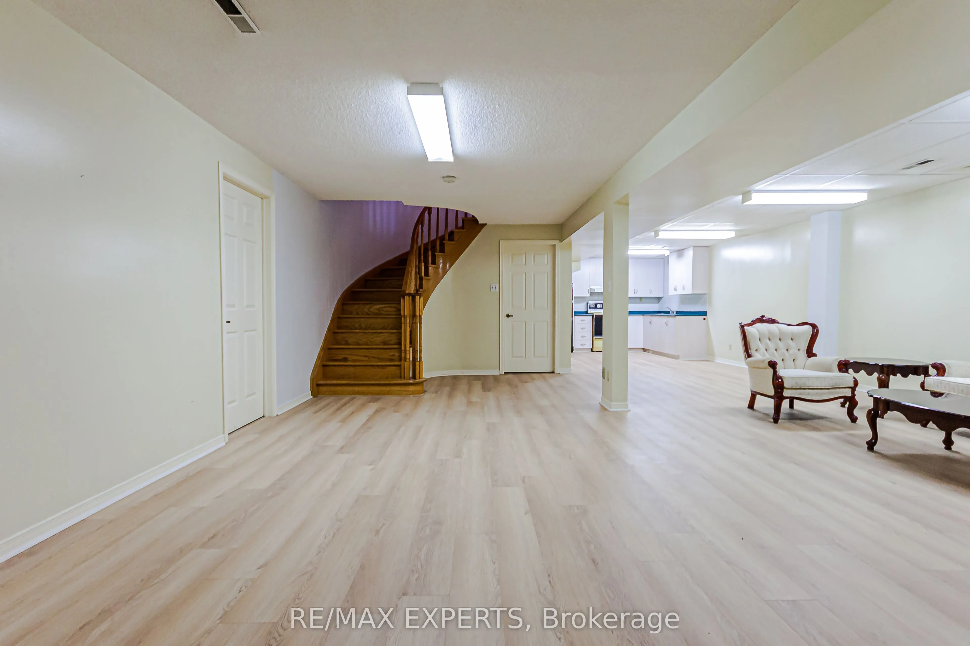 100 Nimbus Place